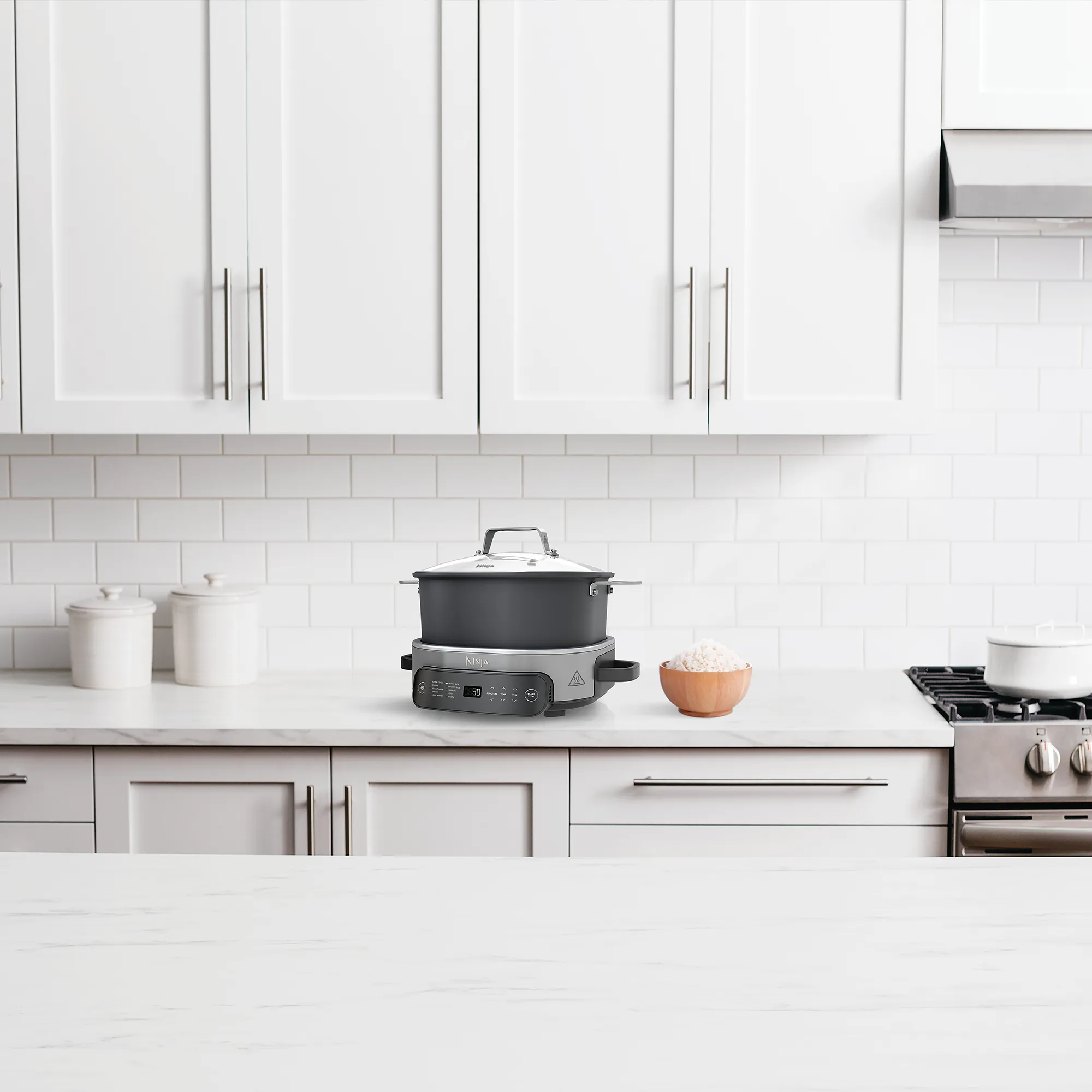 2025 Descubre el Ninja® Foodi® PossibleCooker™ Pro – el PossibleCooker™ versátil para el día a día. que reemplaza 10 aparatos y utensilios de cocina.