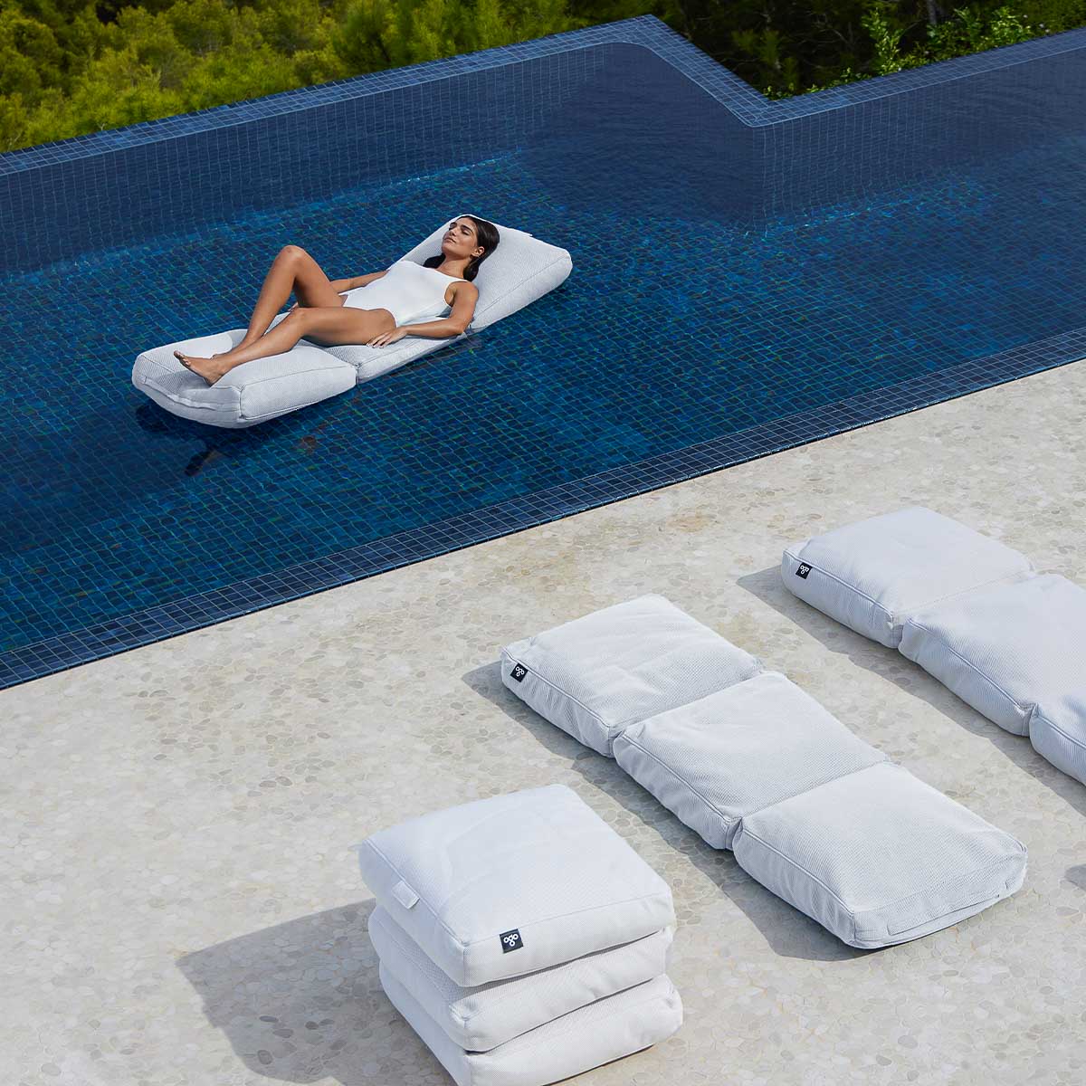 Schwimmende Matratze Llit out