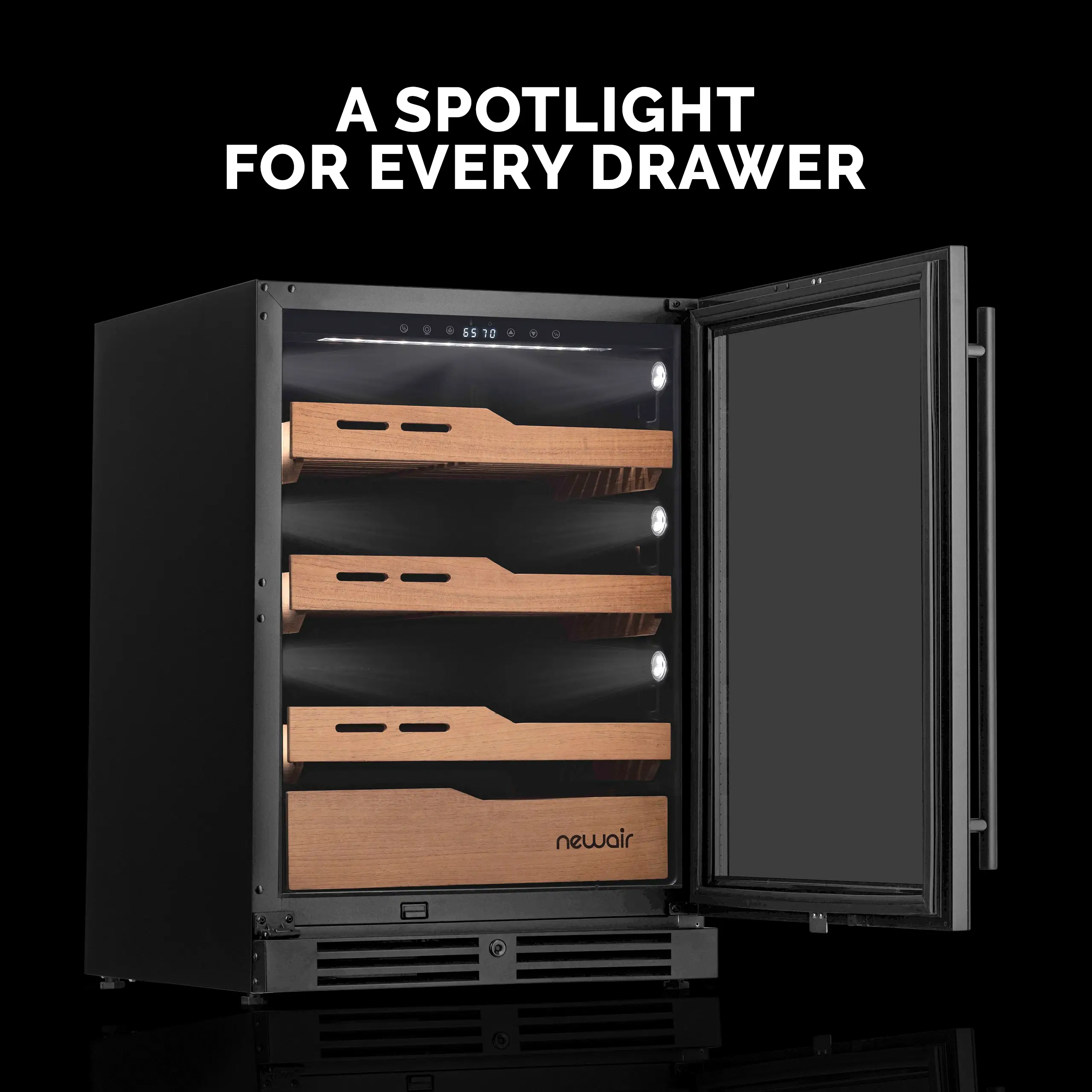 Cave à cigares électrique Newair® 2025. Capacité : 1 500 cigares. Encastrable ou sur pied.