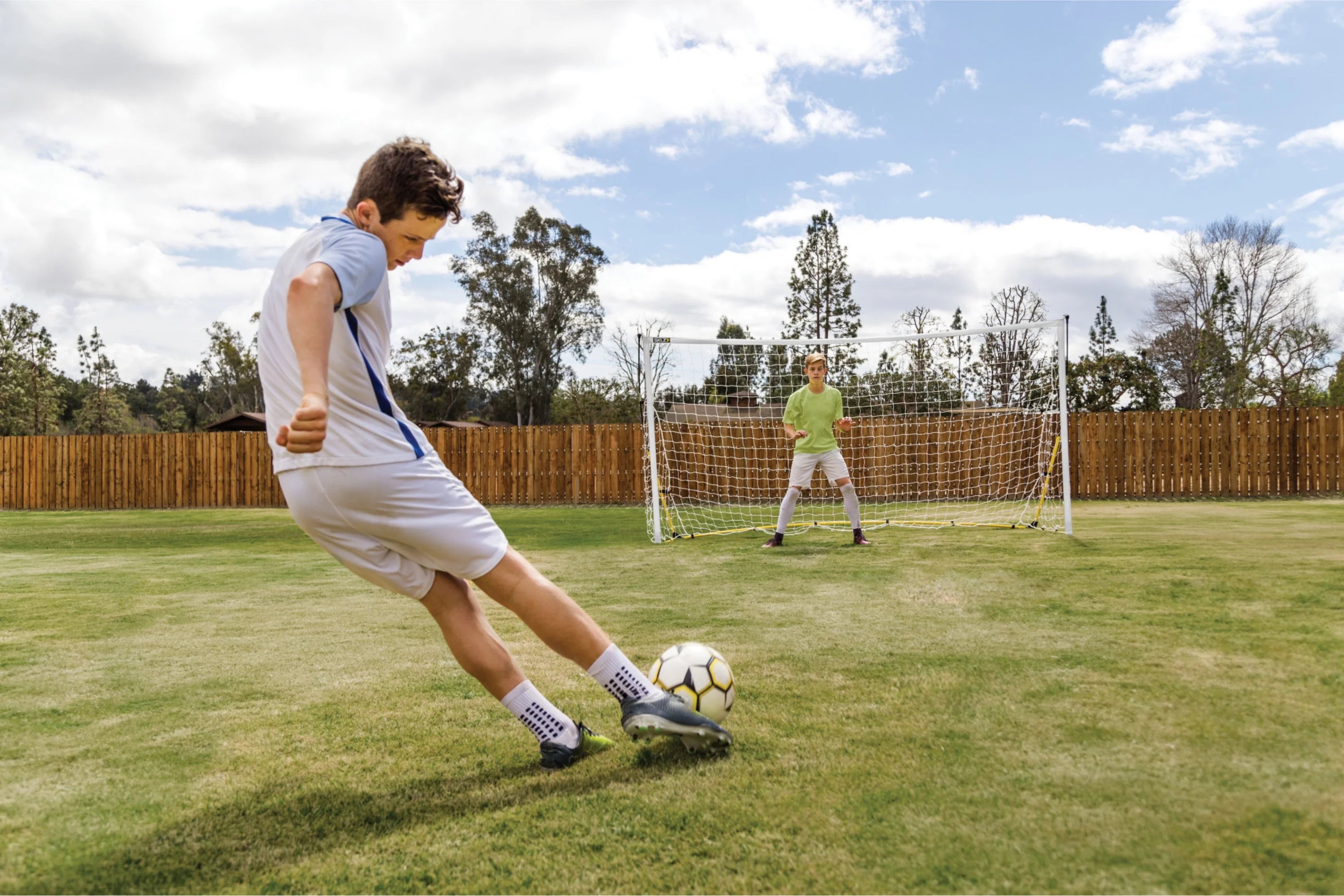 2025 SKLZ Quickster Bærbart og Holdbart Fodboldmål. 3,6 m x 1,8 m
