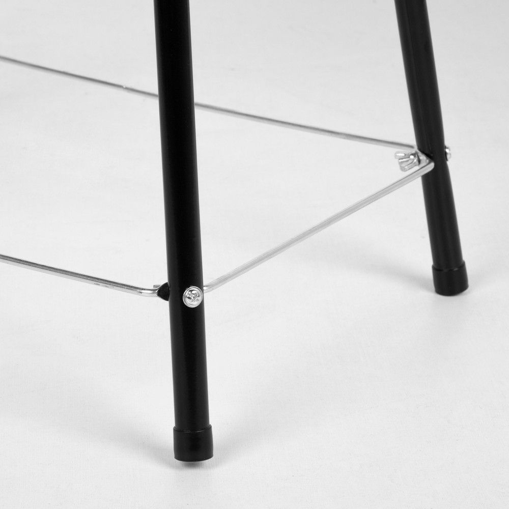 Tragbarer Holzkohlegrill mit Windschutz und höhenverstellbarem Grillrost, 42 x 42 x 54 cm – Stahl. Schwarz und Rot.