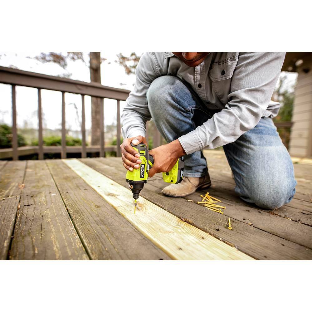 2025 RYOBI ONE+ 18V batteridrevet kombisæt – 10 værktøjer med 3 batterier og oplader (model PCK750KN)