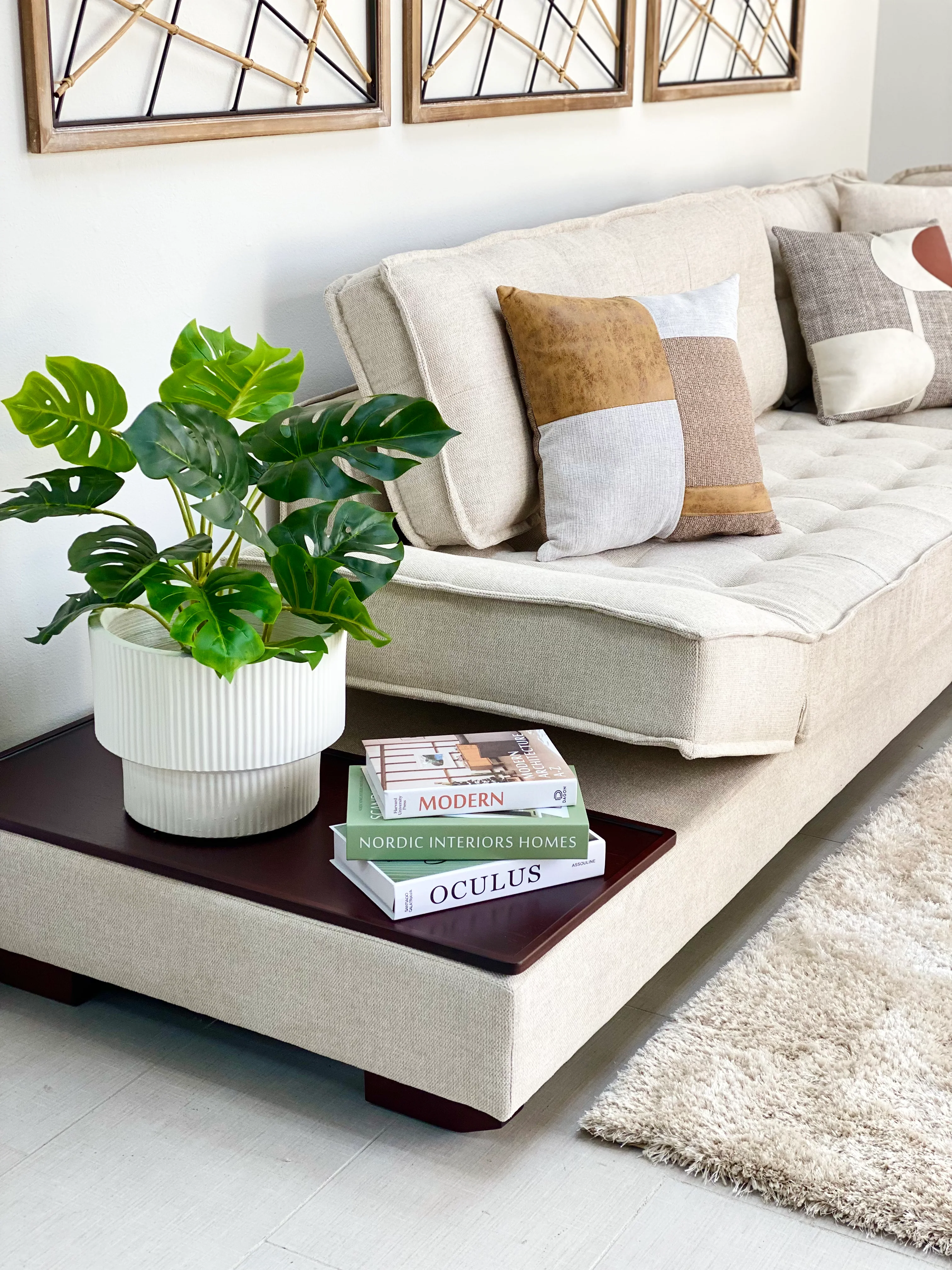 Ecksofa in leuchtendem Elfenbein