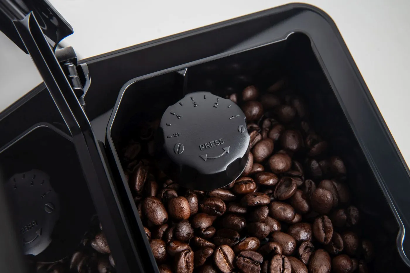 2025 Gaggia Magenta Plus