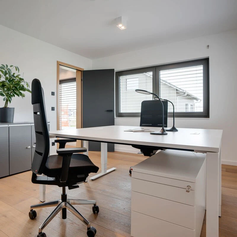 Agilis Matrix MT13 Ergonomischer Bürostuhl mit Netzrückenlehne (Modelljahr 2025) | Schwarz