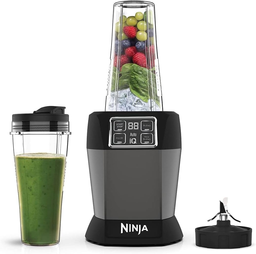 Ninja BN750EU 2-in-1-Standmixer – 1200 W, 3 Automatikprogramme, 4 manuelle Einstellungen, Auto-iQ-Technologie, 2,1-Liter-Behälter und 700-ml-Messbecher, spülmaschinenfeste Teile – Schwarz/Silber