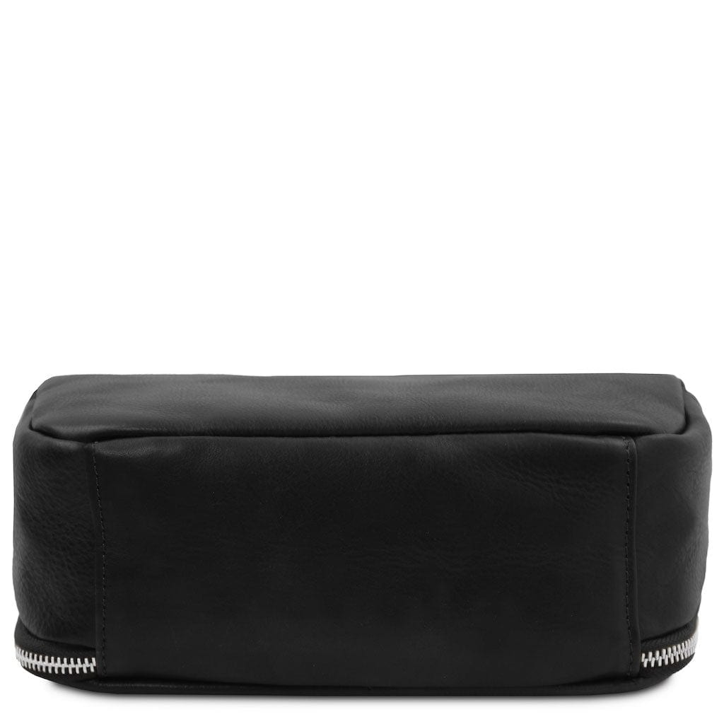 Marvin - Leather toiletry bag | TL142326