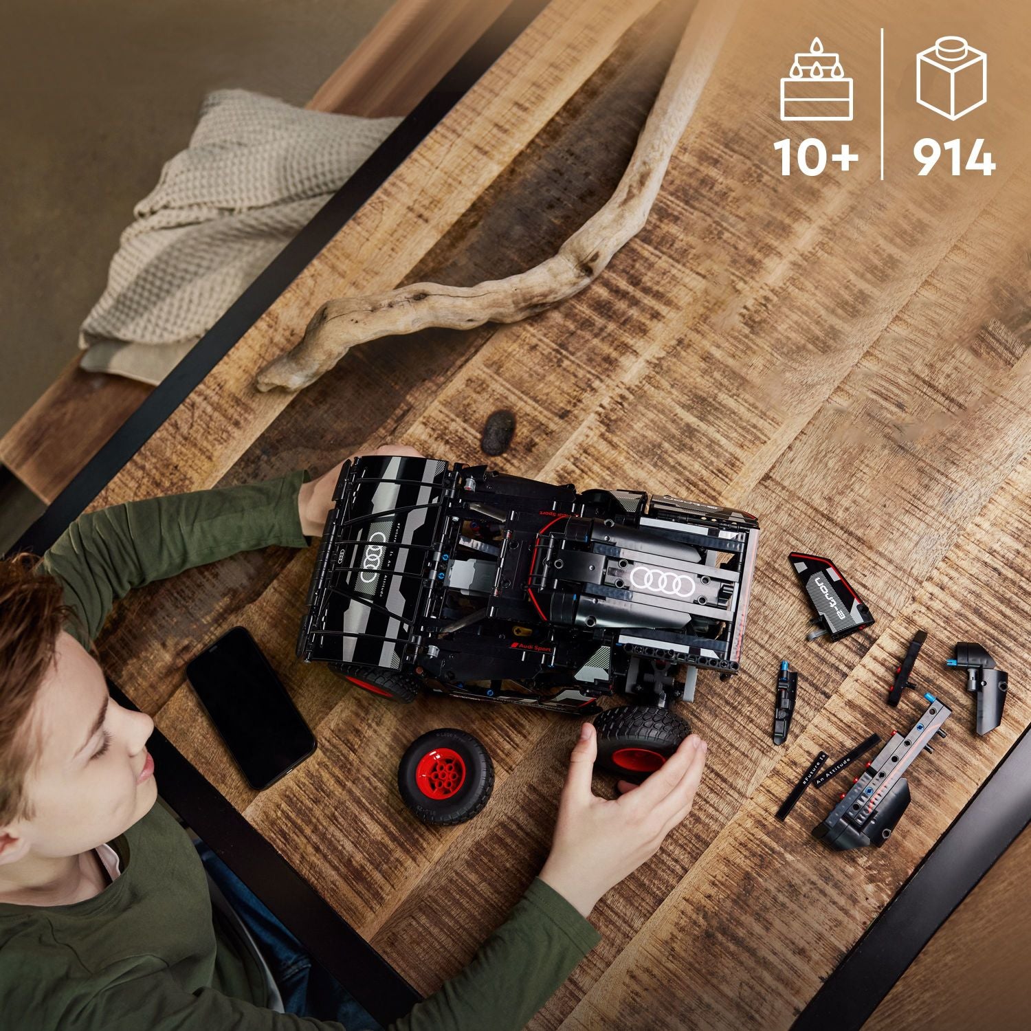 LEGO Technic Audi RS Q e-tron 42160