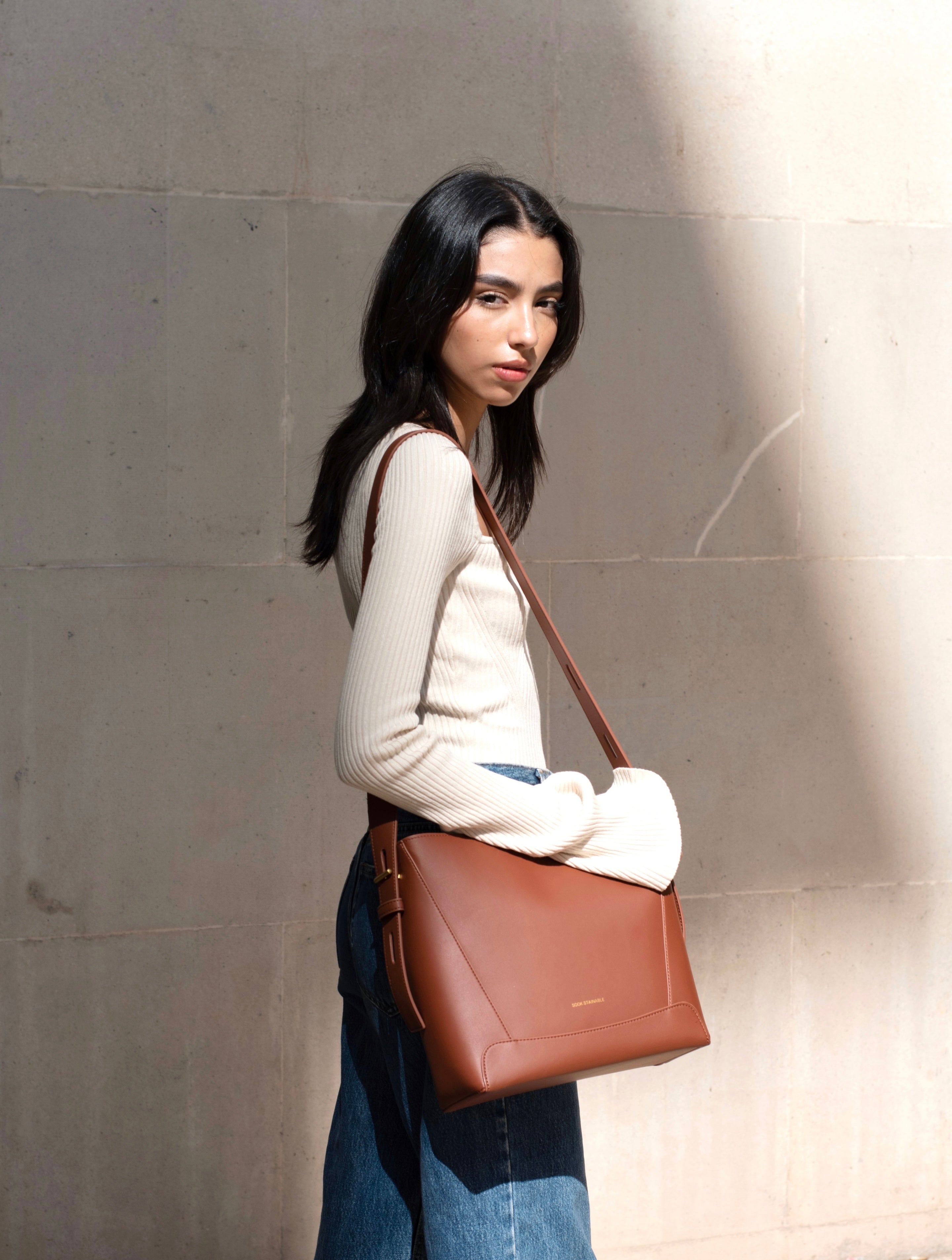 Oli - Apple Leather Midi Shoulder Cross-body Bag Brown