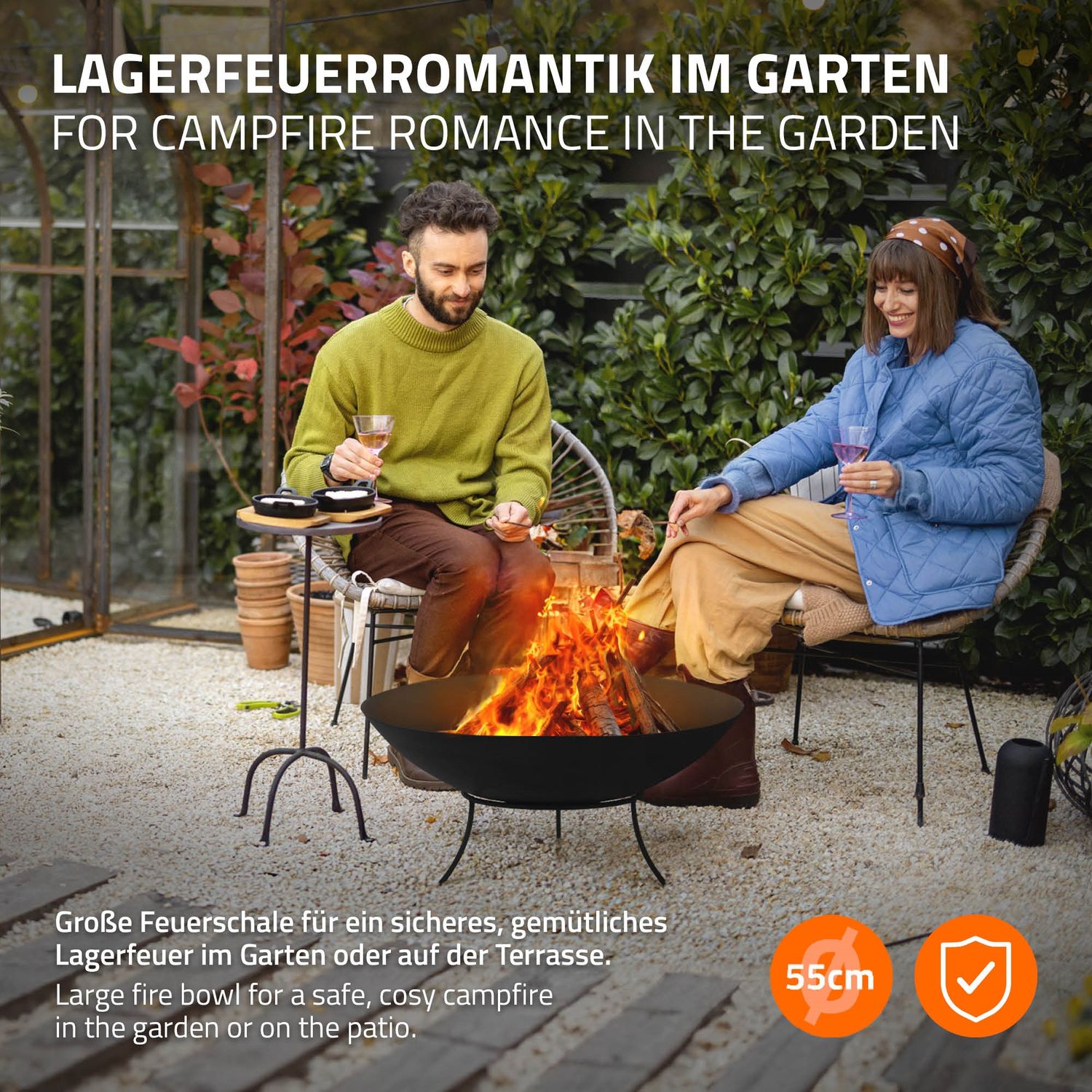 Feuerstelle aus Stahl mit Dreibein für Grillabende