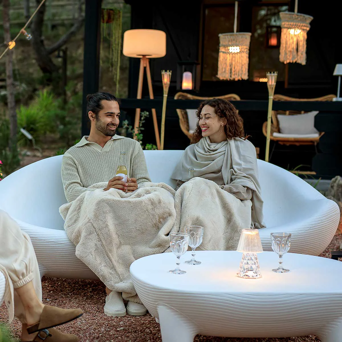 Jamaica Outdoor-Sofa mit Solarbeleuchtung