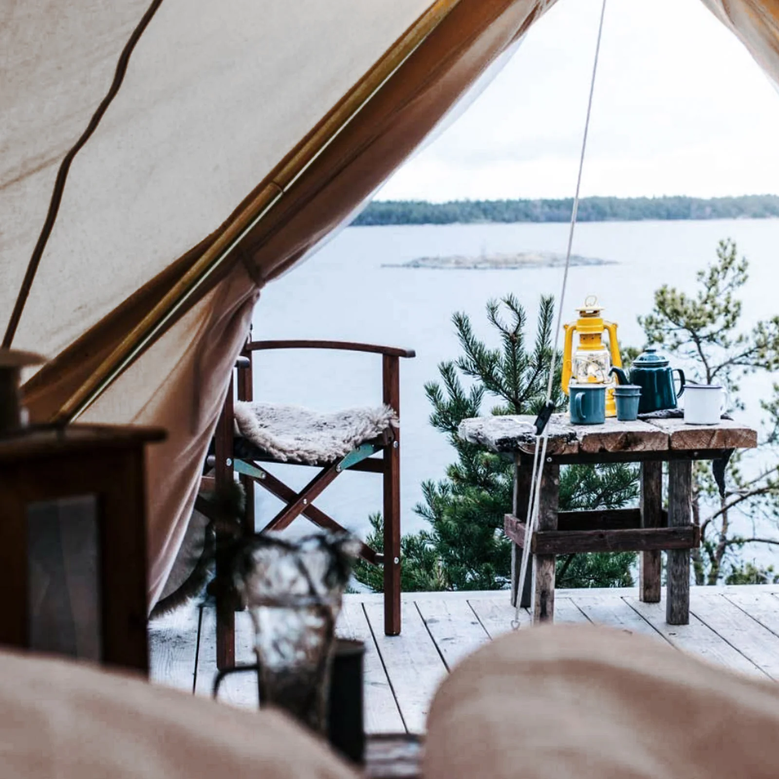 2025 KingCamp Khan 400 C – Sehr geräumiges Zelt für bis zu 6 Personen in klassischer runder Tipi-Form, das einen besonderen Glamping-Charme versprüht.