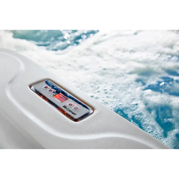 Lifesmart Spas LS700DX 230 Volt Spa til 7 personer med 90 dyser. Firkantet. Med ozon
