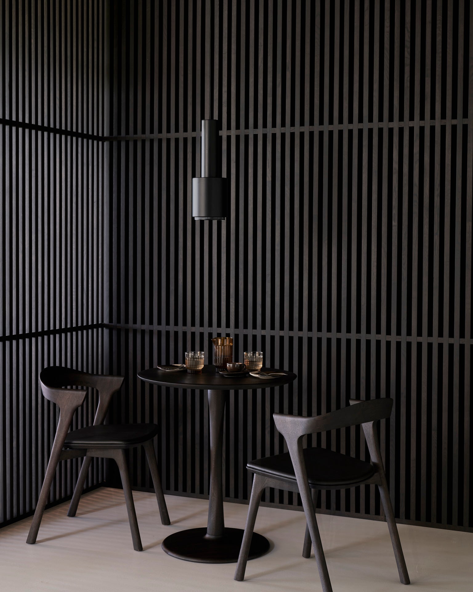 Mesa de comedor Torsion - Roble Marrón