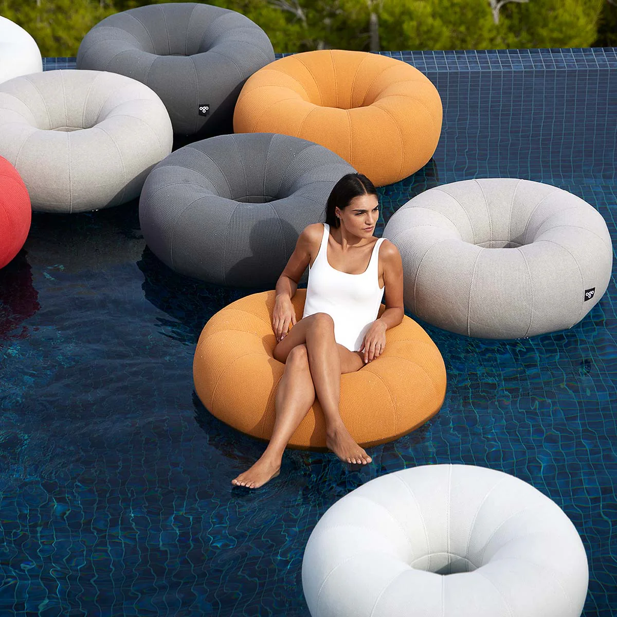 Don Out Floating Table