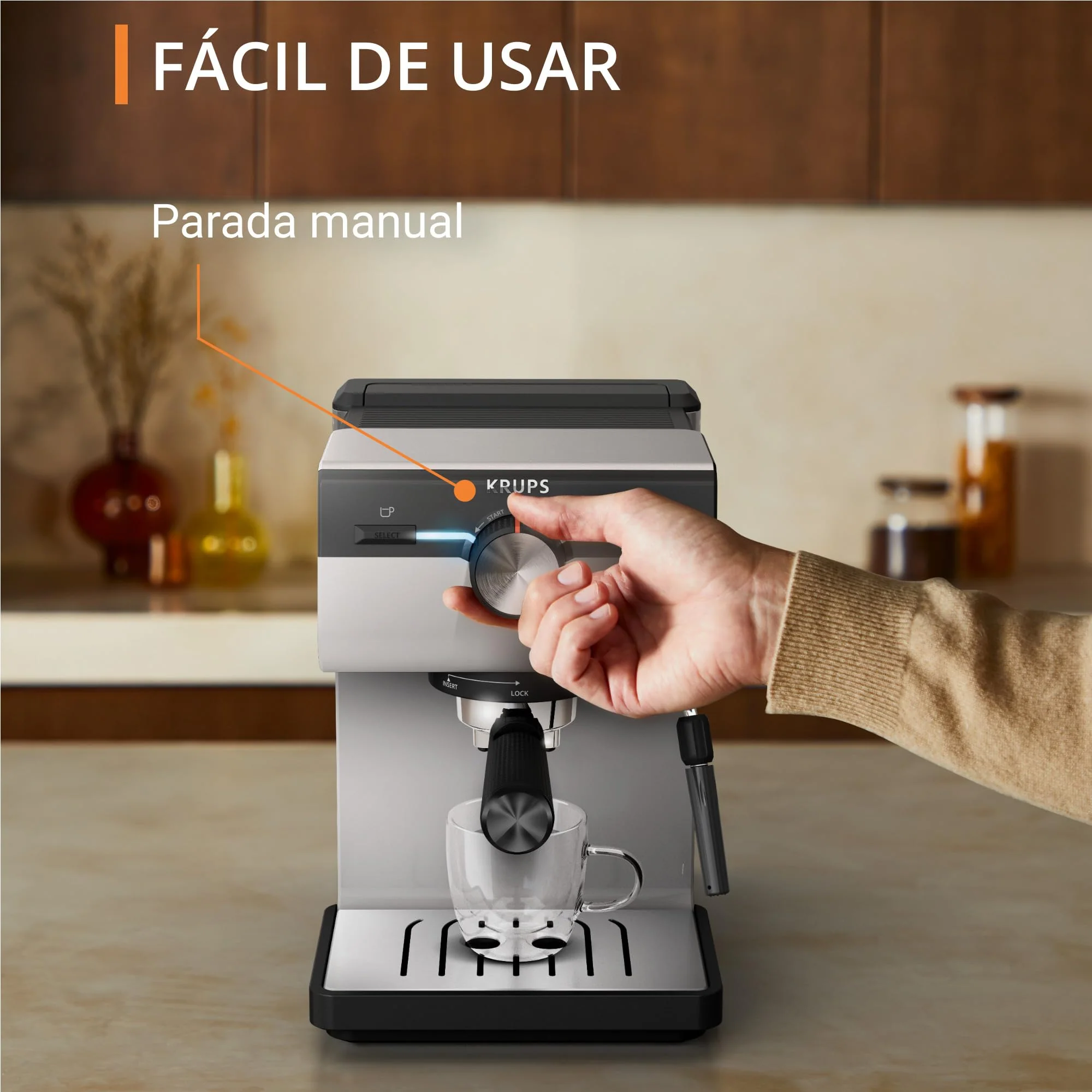 Machine à expresso Krups Virtuoso Essential - 15 bars. Acier inoxydable noir. Design compact et élégant. Arrêt automatique. Expresso et cappuccino. Thermobloc. Buse vapeur. Doseur inclus. XP4418