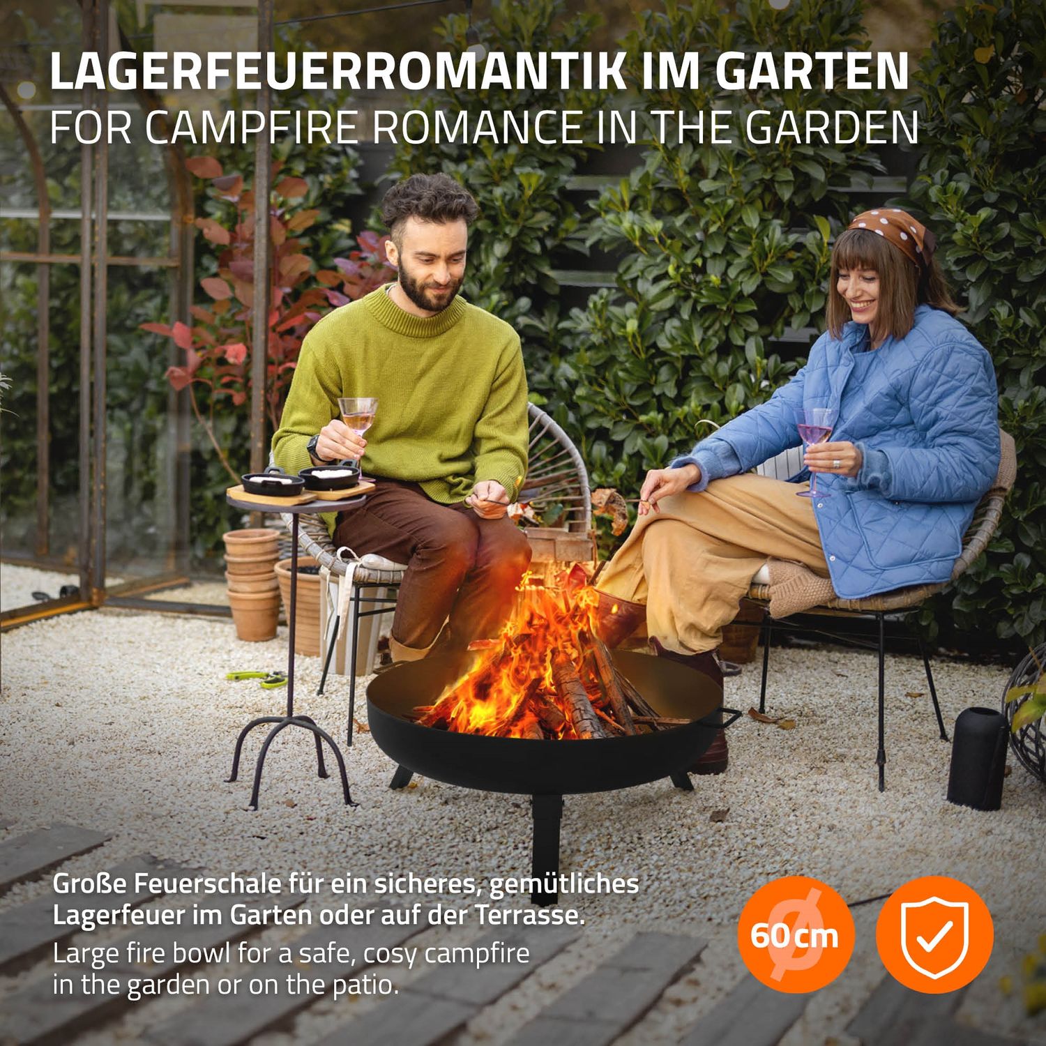 Feuerstelle aus Stahl mit Dreibein für Grillabende