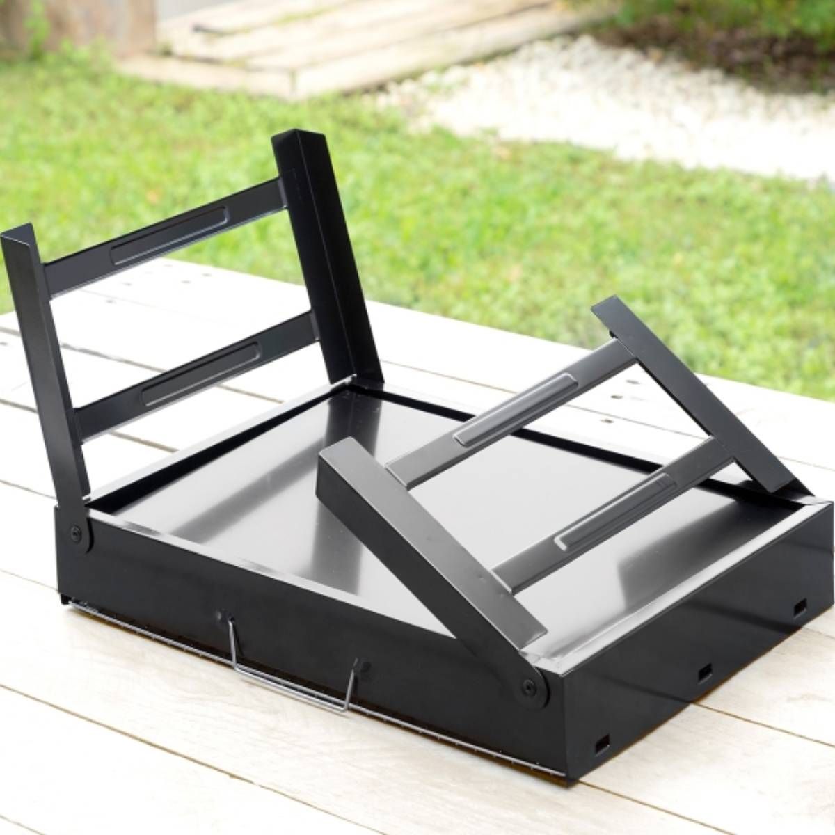 Innovagoods Tragbarer, faltbarer Holzkohlegrill 35x27cm 2 Personen (Eisen)