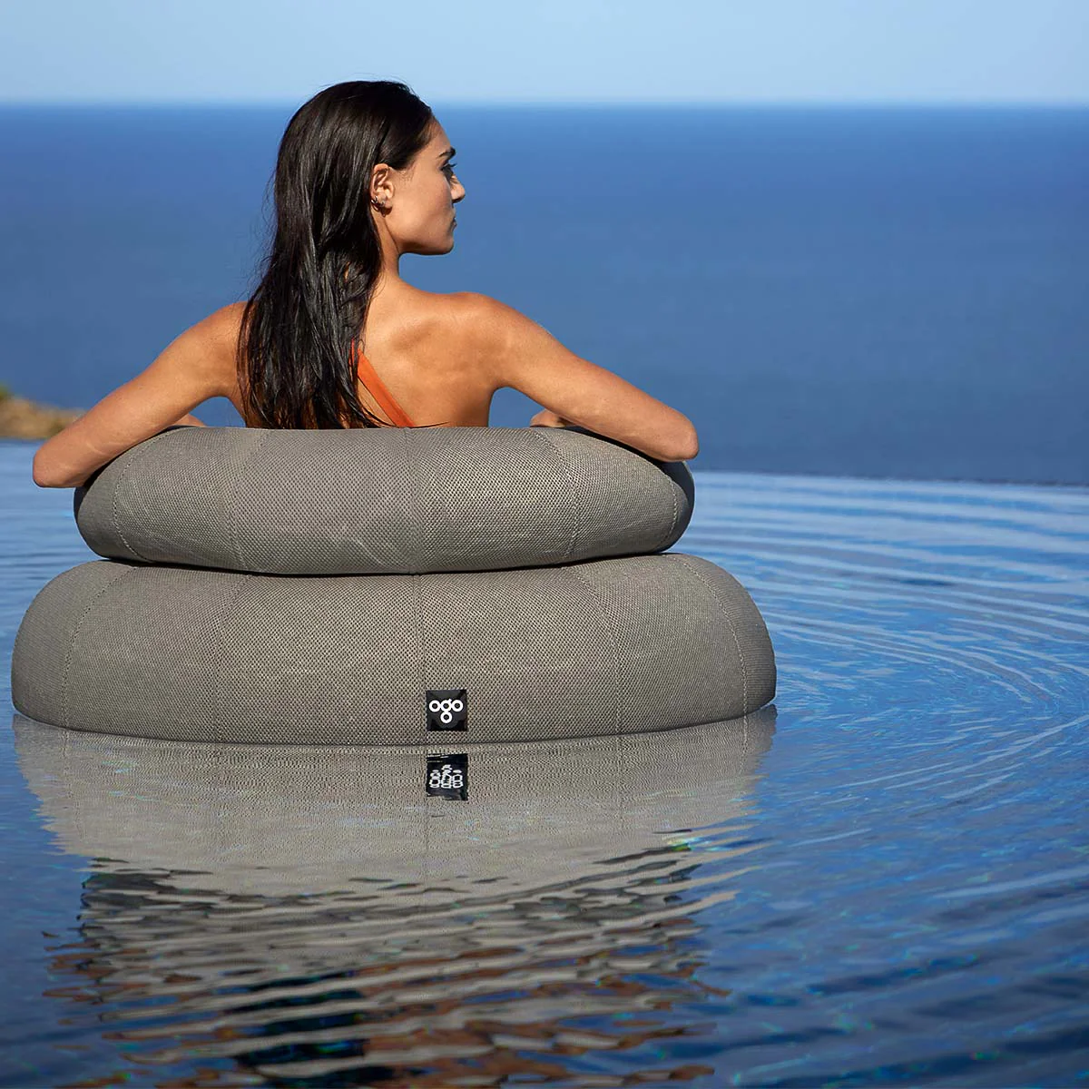 Don Out Floating Sofa