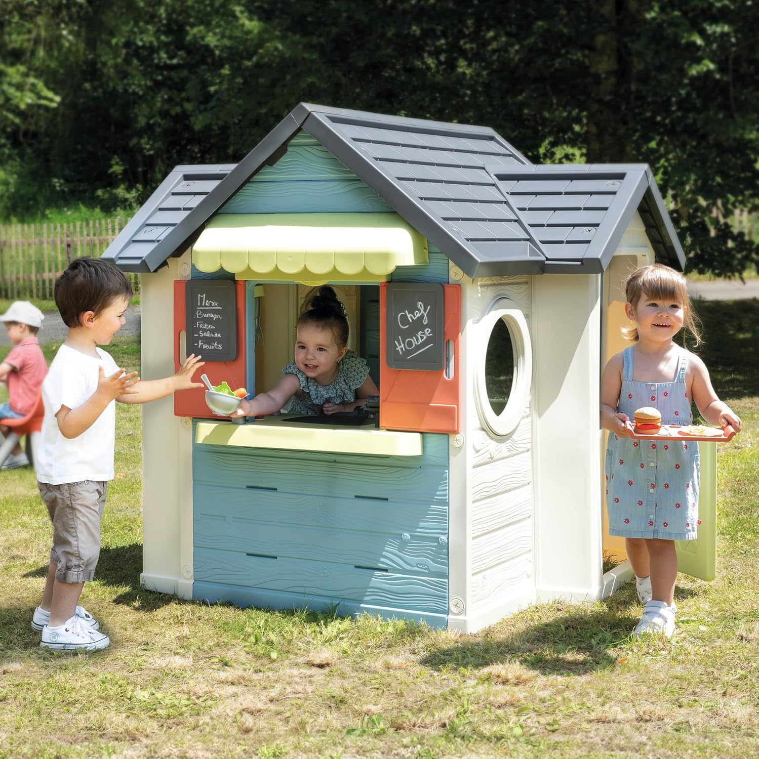 Smoby Life Gartenhaus – Kinder-Spielhaus zum Gärtnern – Inklusive Pflanzgefäß, Vogelfutterhaus, Werkzeug und Zubehör – UV-Schutz – Recyceltes Material – Ab 2 Jahren (7600810408)