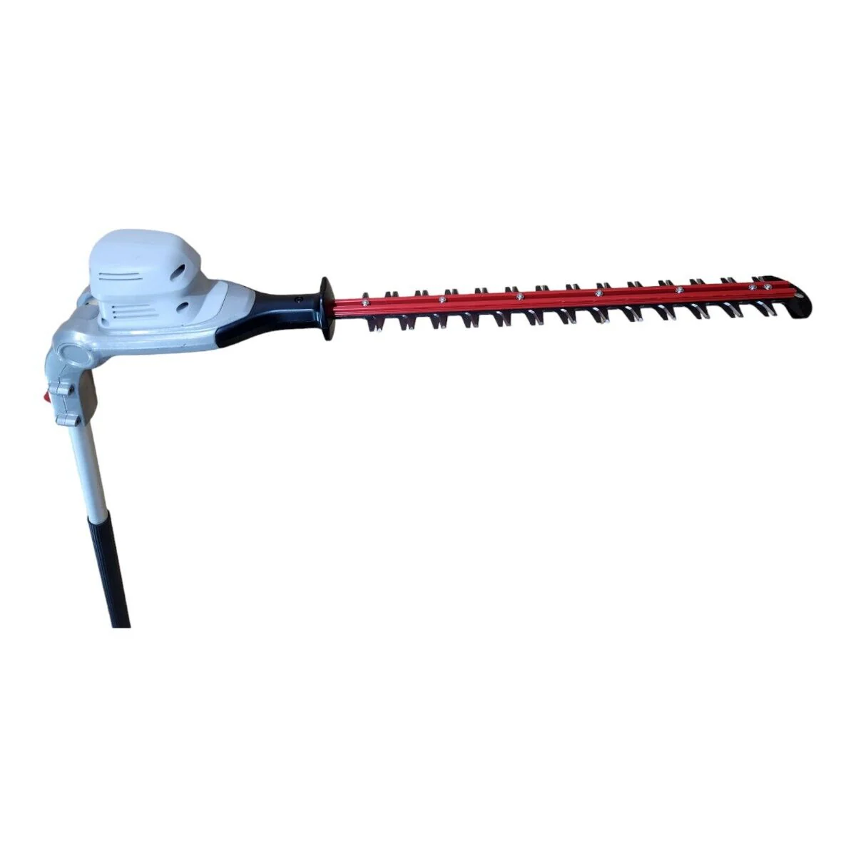 Élagueuse sur perche sans fil Cramer 82PHA (2025). 82 V – Élagueuse à grande portée. Longueur : 2,41 m. Lame de 55 cm.