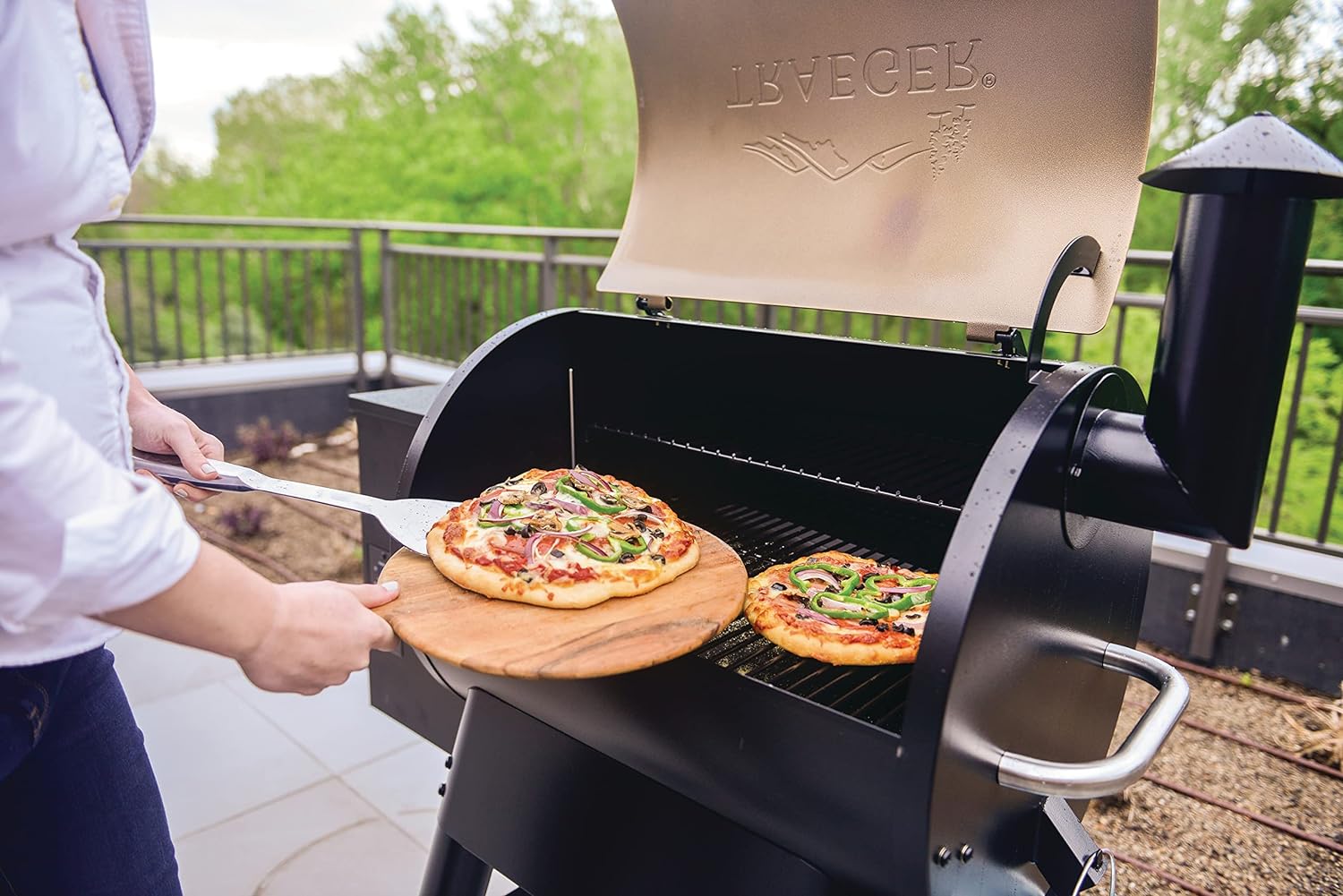 Traeger Pro 22 Elektrischer Pelletgrill und Smoker, Bronze
