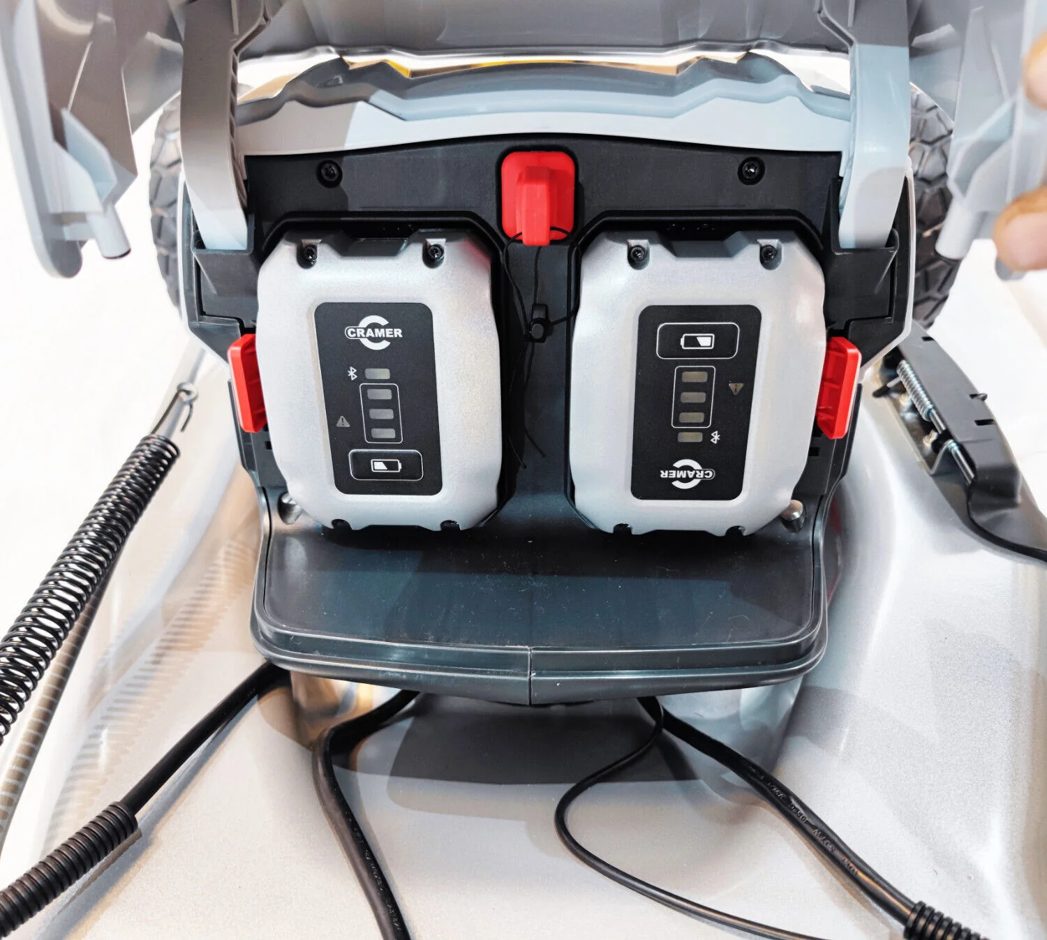 Cramer 82LM51SX Professional Akku-Rasenmäher (Modelljahr 2025) – 51 cm Schnittbreite. Variable Traktion. Zwei 82V 3Ah Akkus im Lieferumfang enthalten.