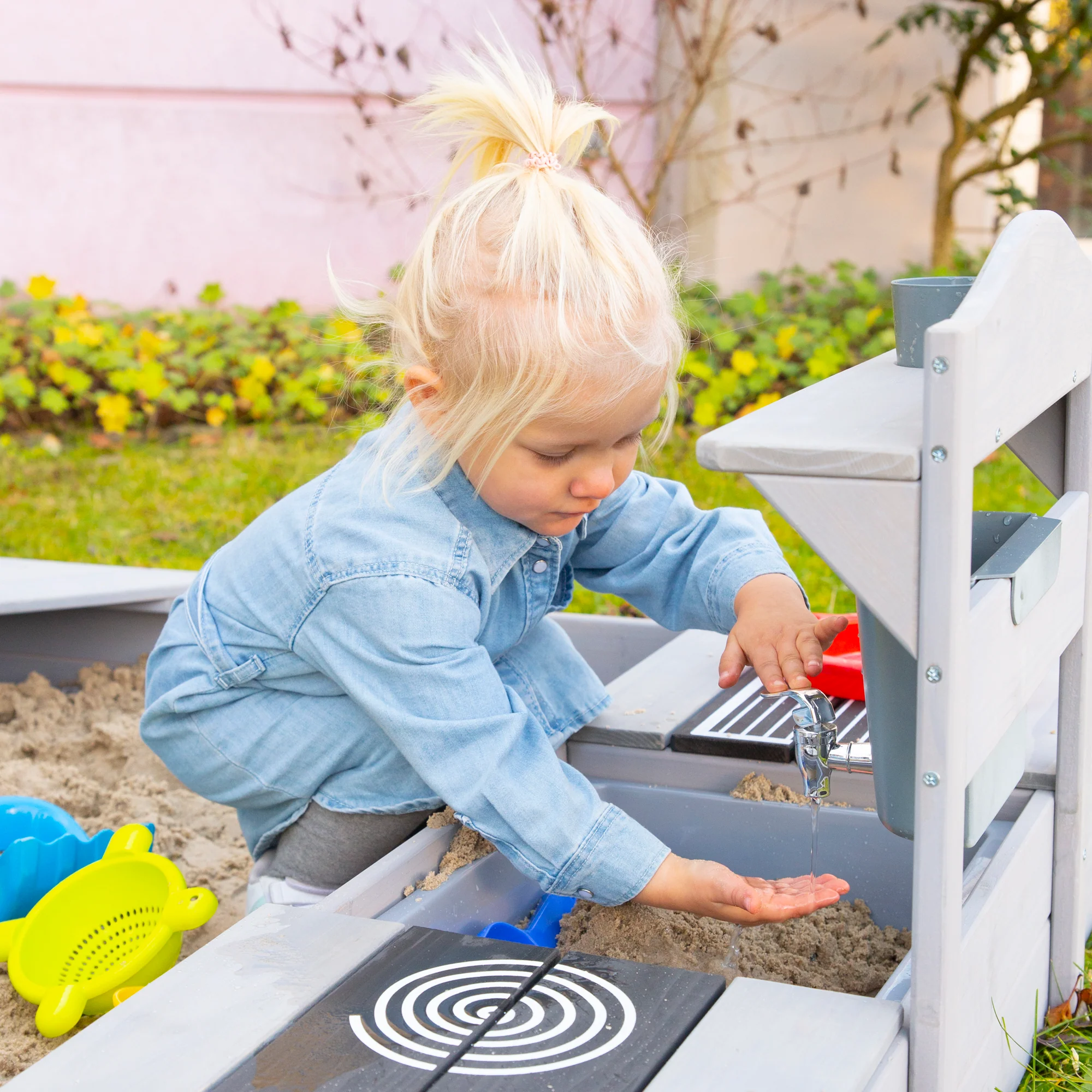 Mobile Spielküche „Mud & Play BBQ“ für Kinder – FSC-zertifiziertes Holz – geprägte graue Oberfläche