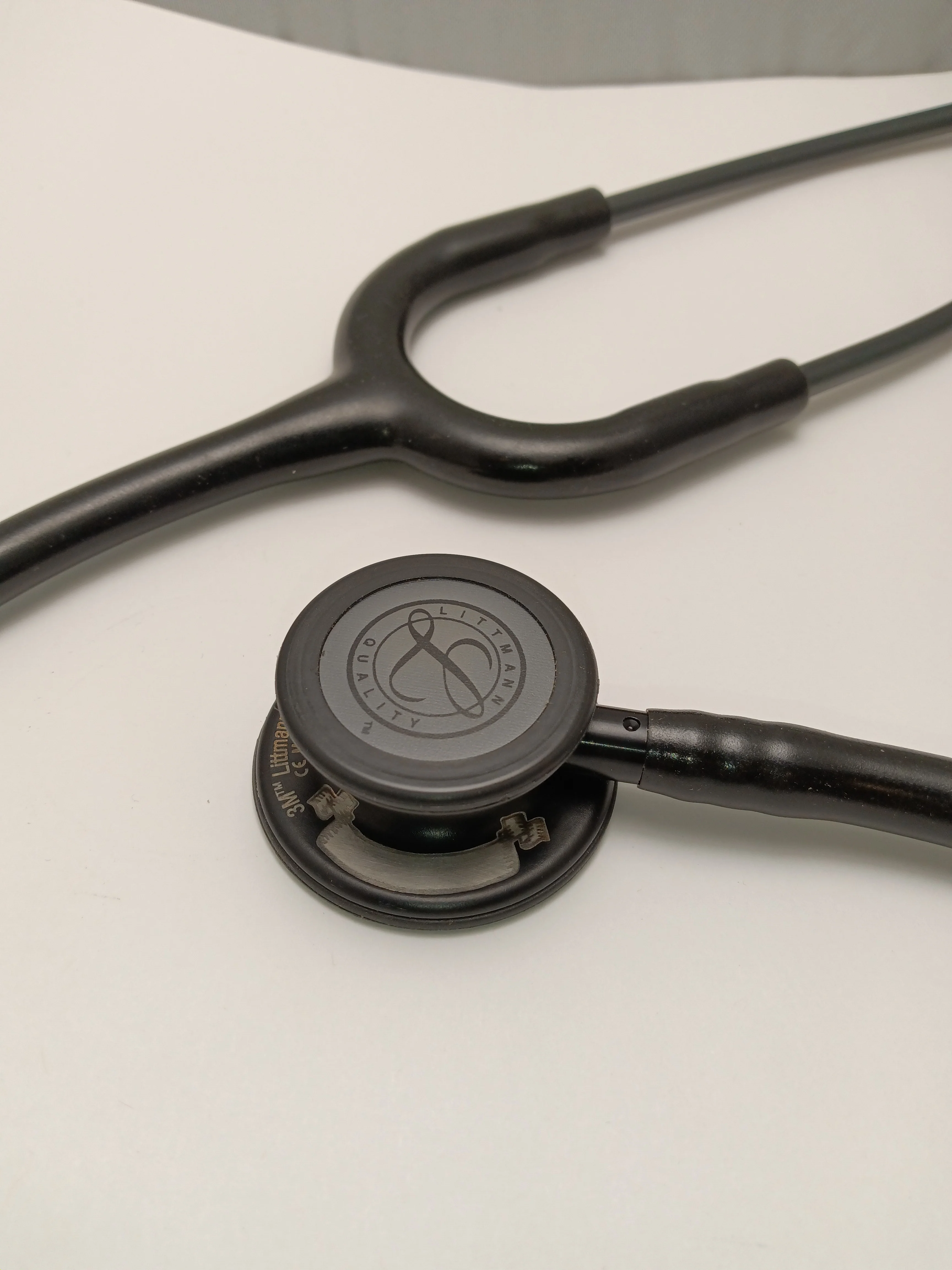 2025 Littmann Classic III monitoreringsstetoskop: Helsort 5803 - Ekstra gravering