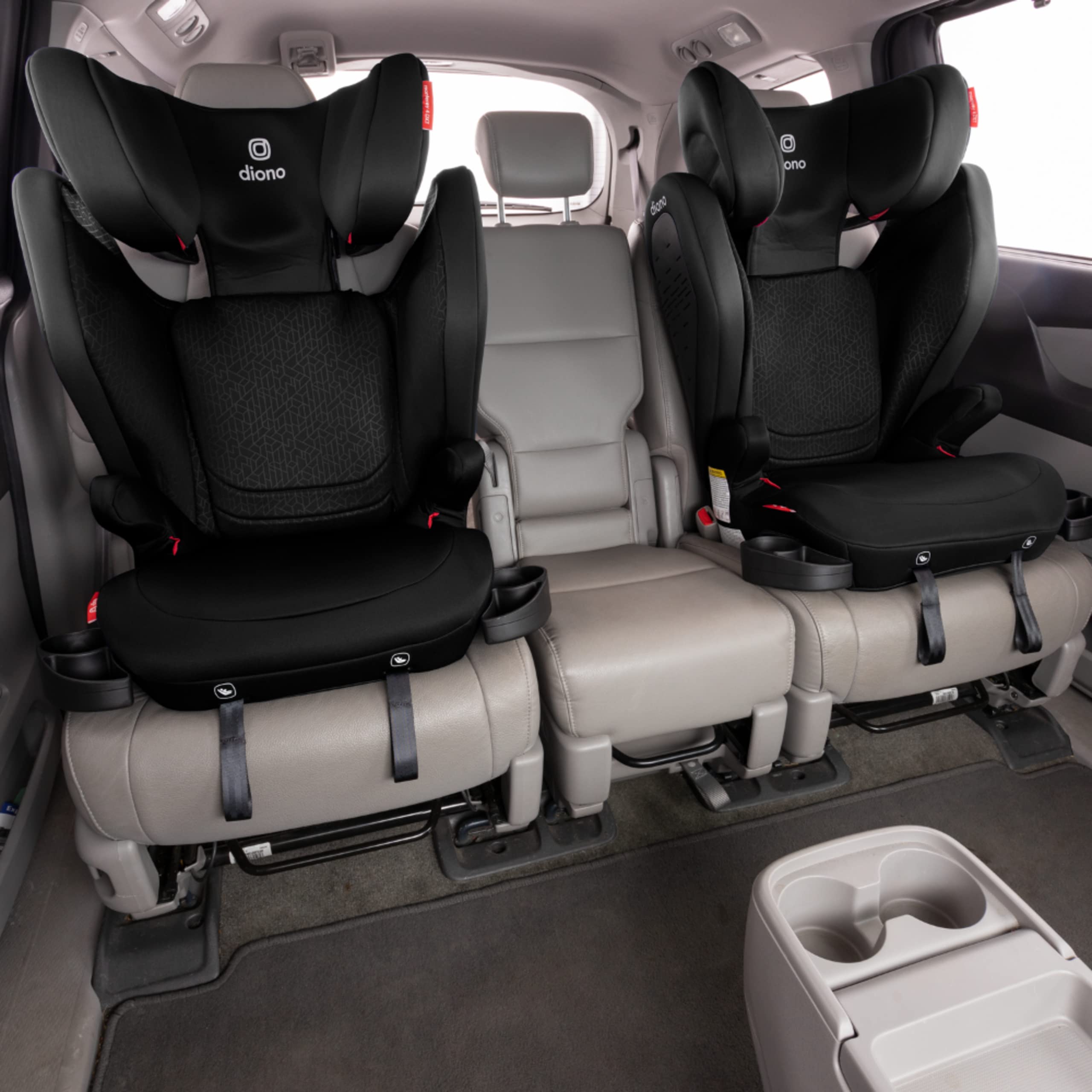 Siège rehausseur 2-en-1 Diono Monterey 4DXT LATCH (2025). Dossier haut. Hauteur et largeur réglables. Protection latérale renforcée. 8 ans. Noir.