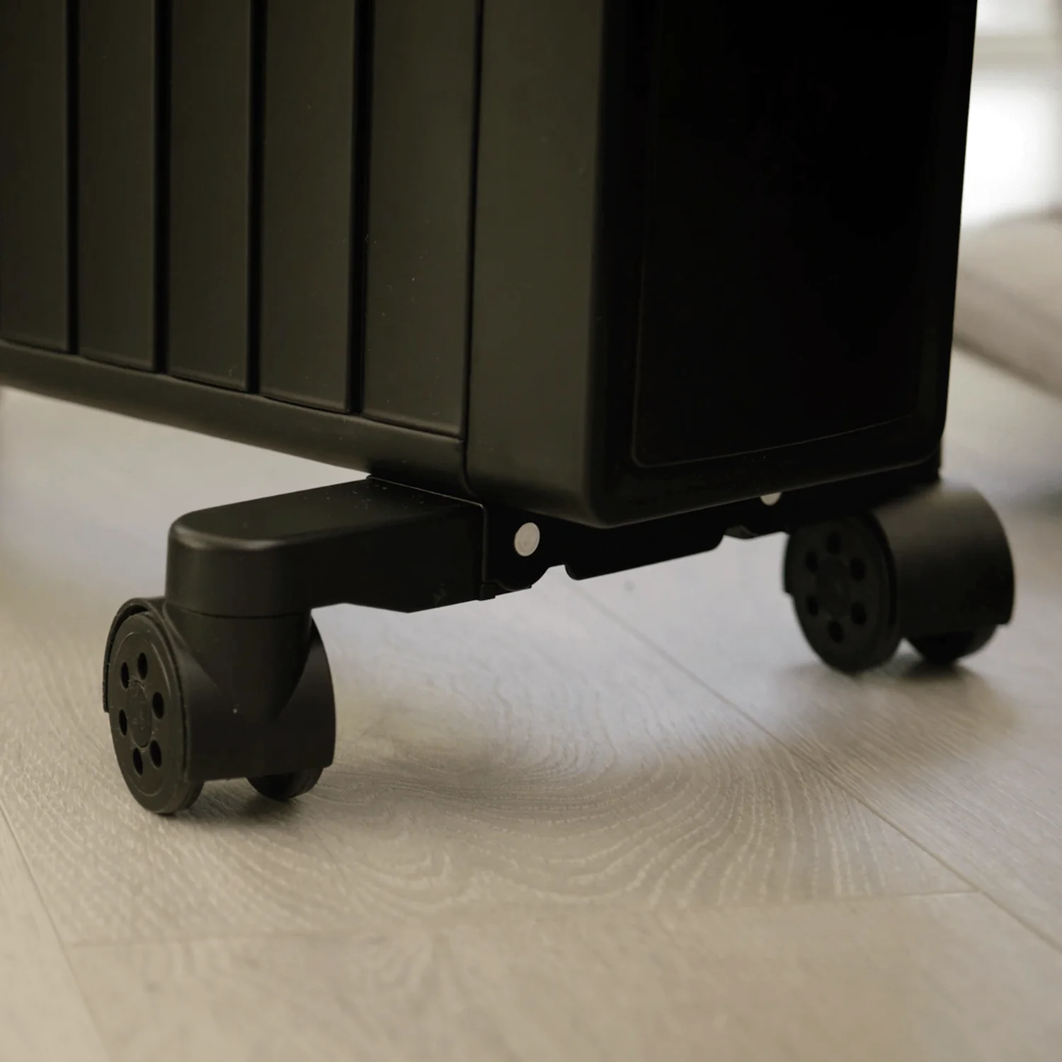 Radiateur numérique sans huile de 2000 W avec mode éco