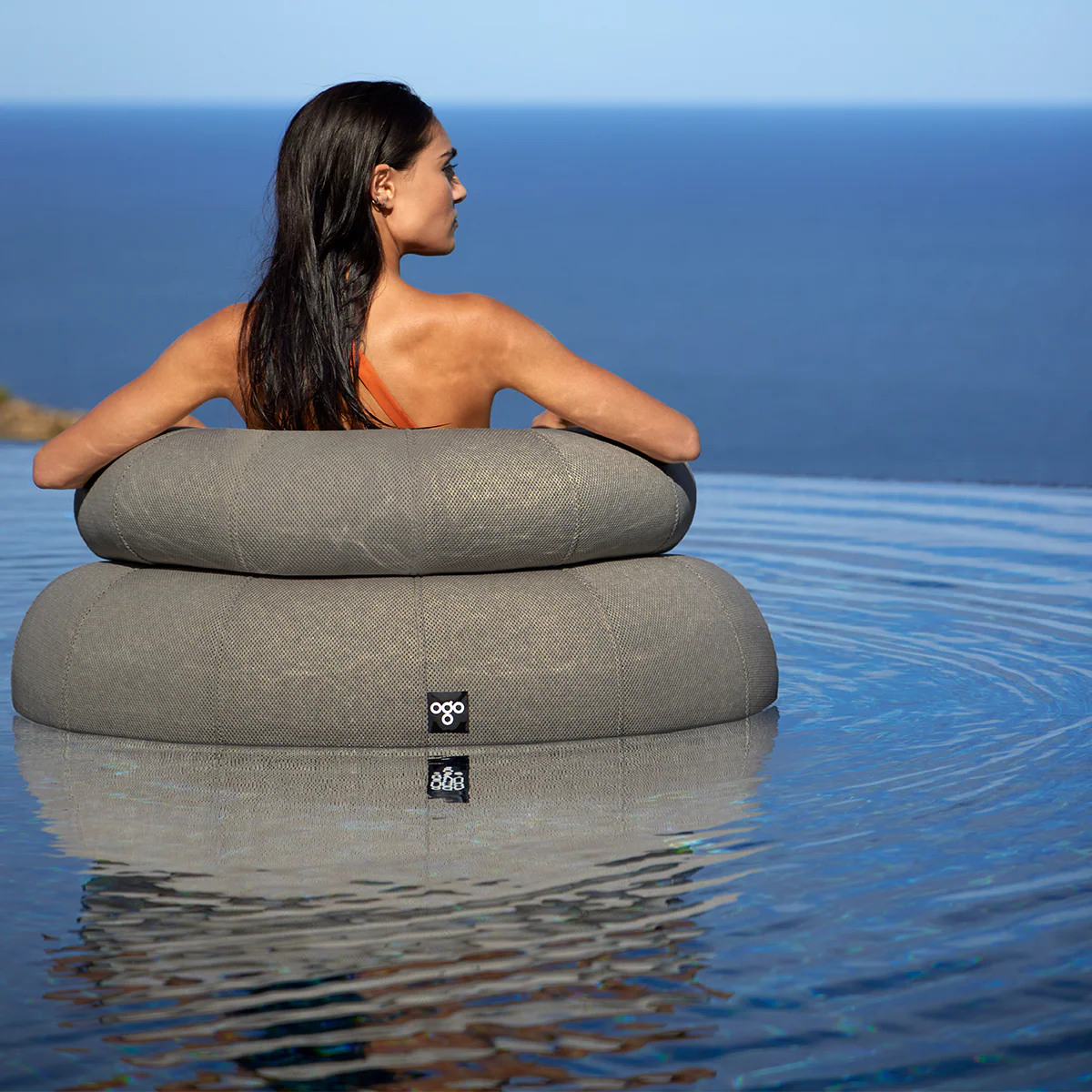 Don Out Floating Sofa