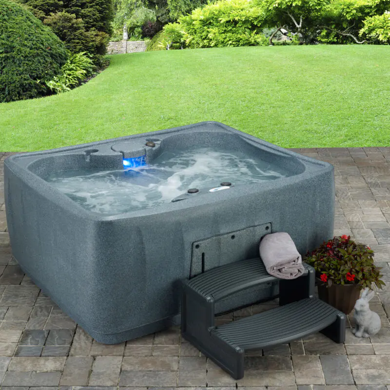 AquaRest Spas. Udstyret med Jacuzzi®-pumper – Rektangulær Plug and Play-spa til 4 personer. 12 dyser