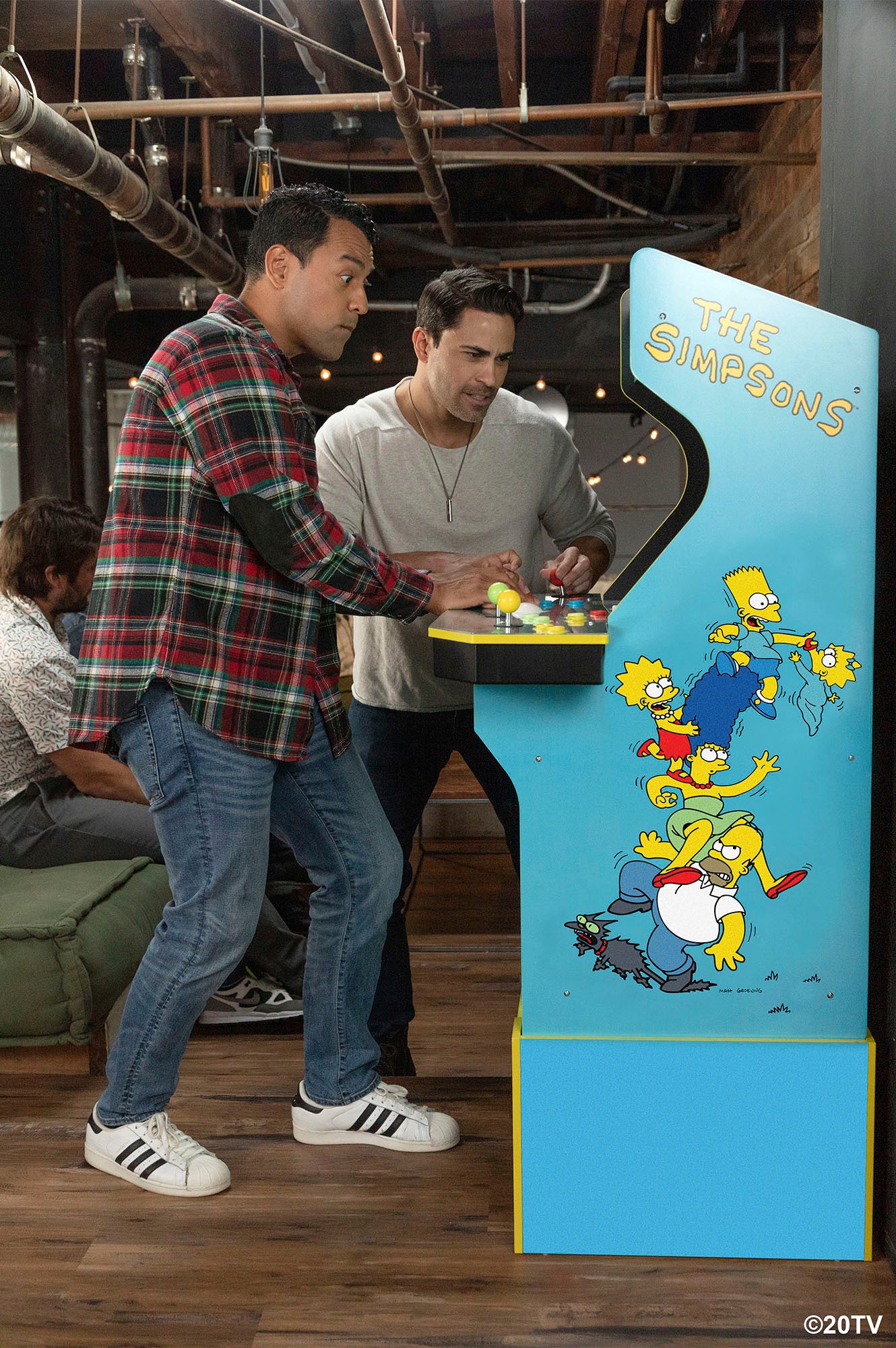 Arcade1Up – Simpsons 30th Anniversary Edition Arcade-Automat mit Hocker und Metallbox – Mehrfarbig