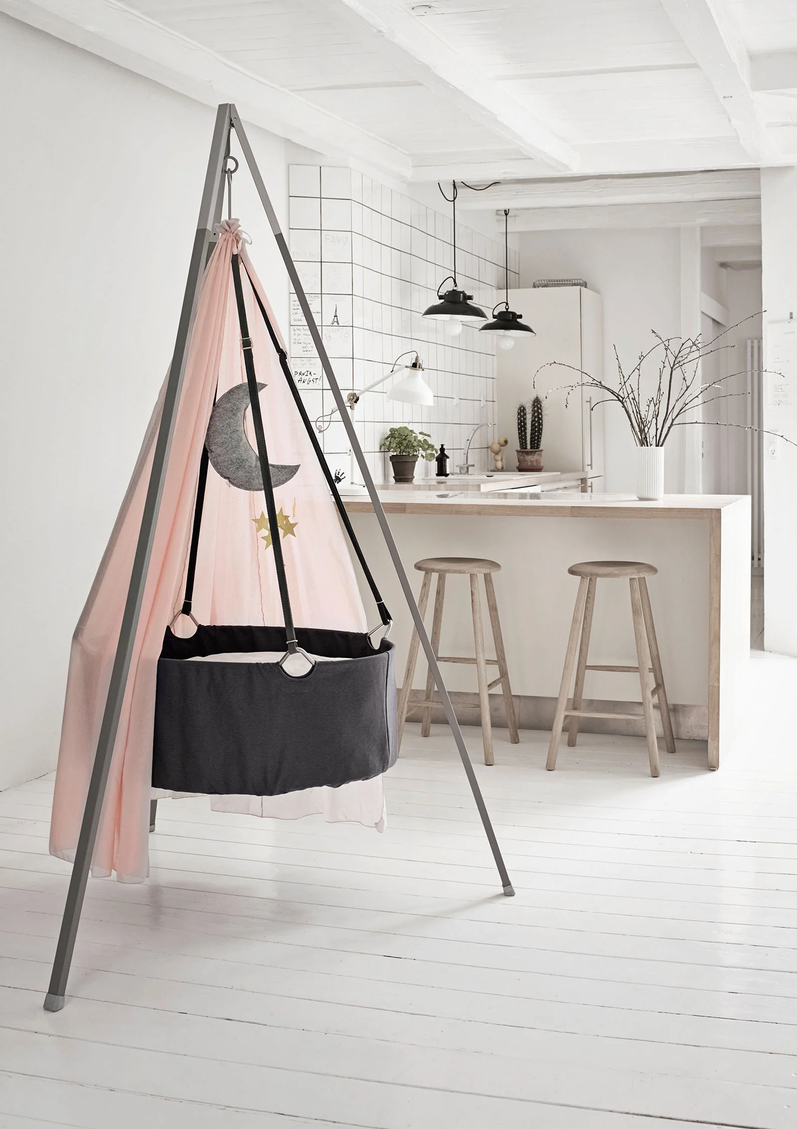 2025 'Klassisk' krybbesæt med grå/gråt stativ