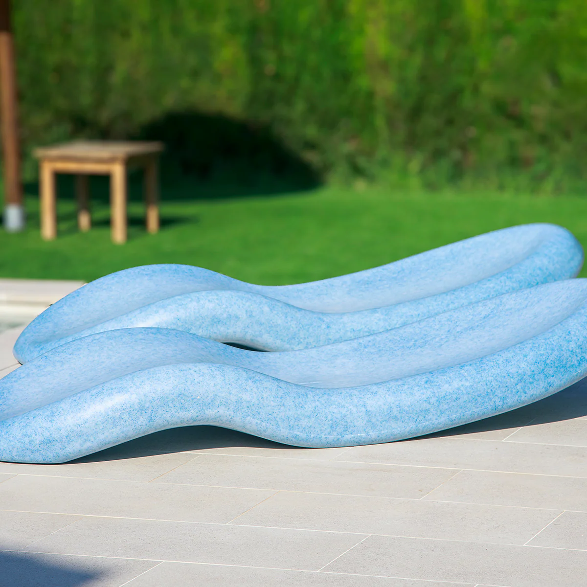 CIRCOOLar Flache Sonnenliege aus recyceltem Material