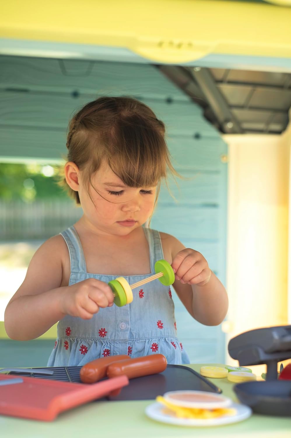 Smoby Life Gartenhaus – Kinder-Spielhaus zum Gärtnern – Inklusive Pflanzgefäß, Vogelfutterhaus, Werkzeug und Zubehör – UV-Schutz – Recyceltes Material – Ab 2 Jahren (7600810408)