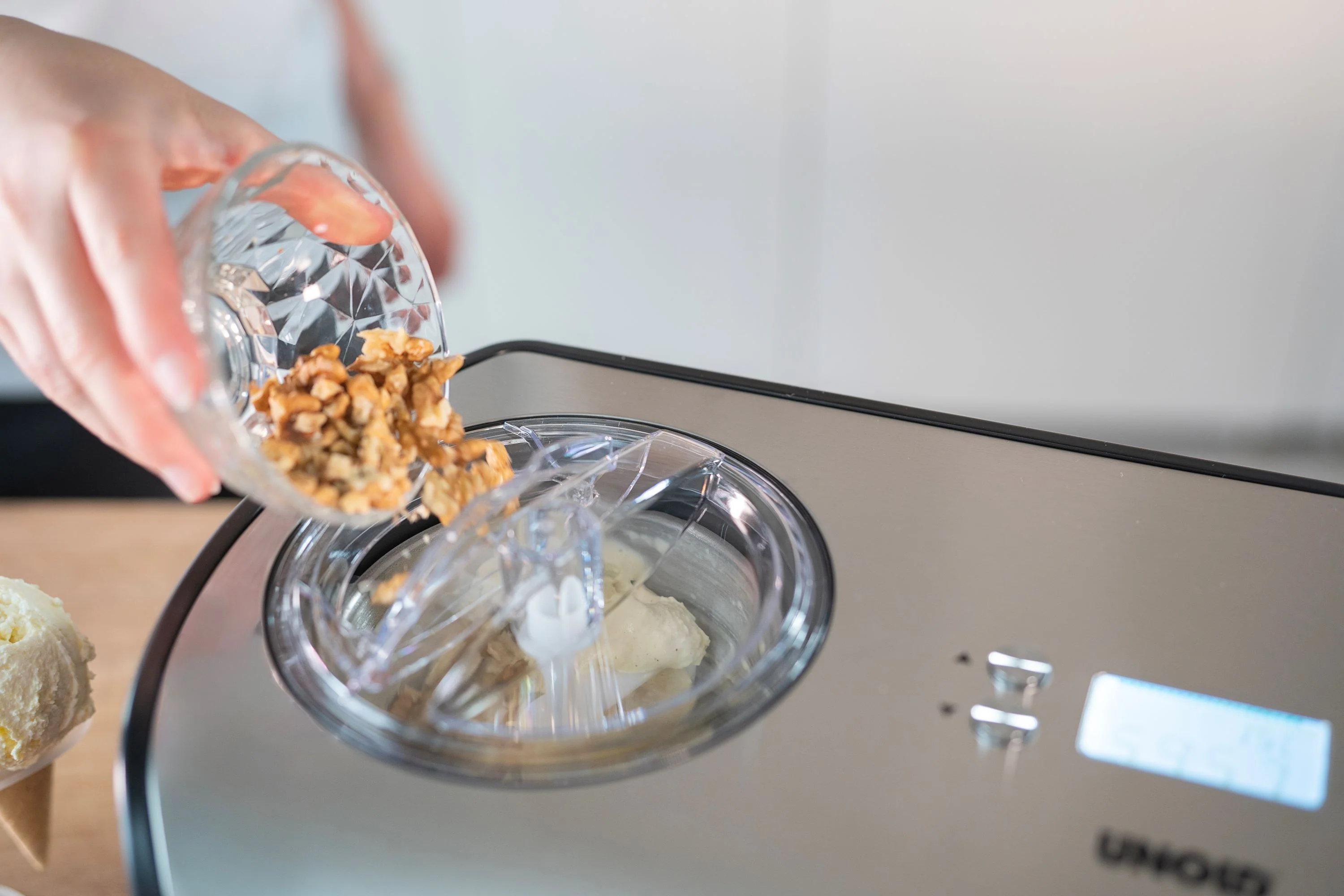 2025 Ein Eiswürfelbereiter 1,2 l