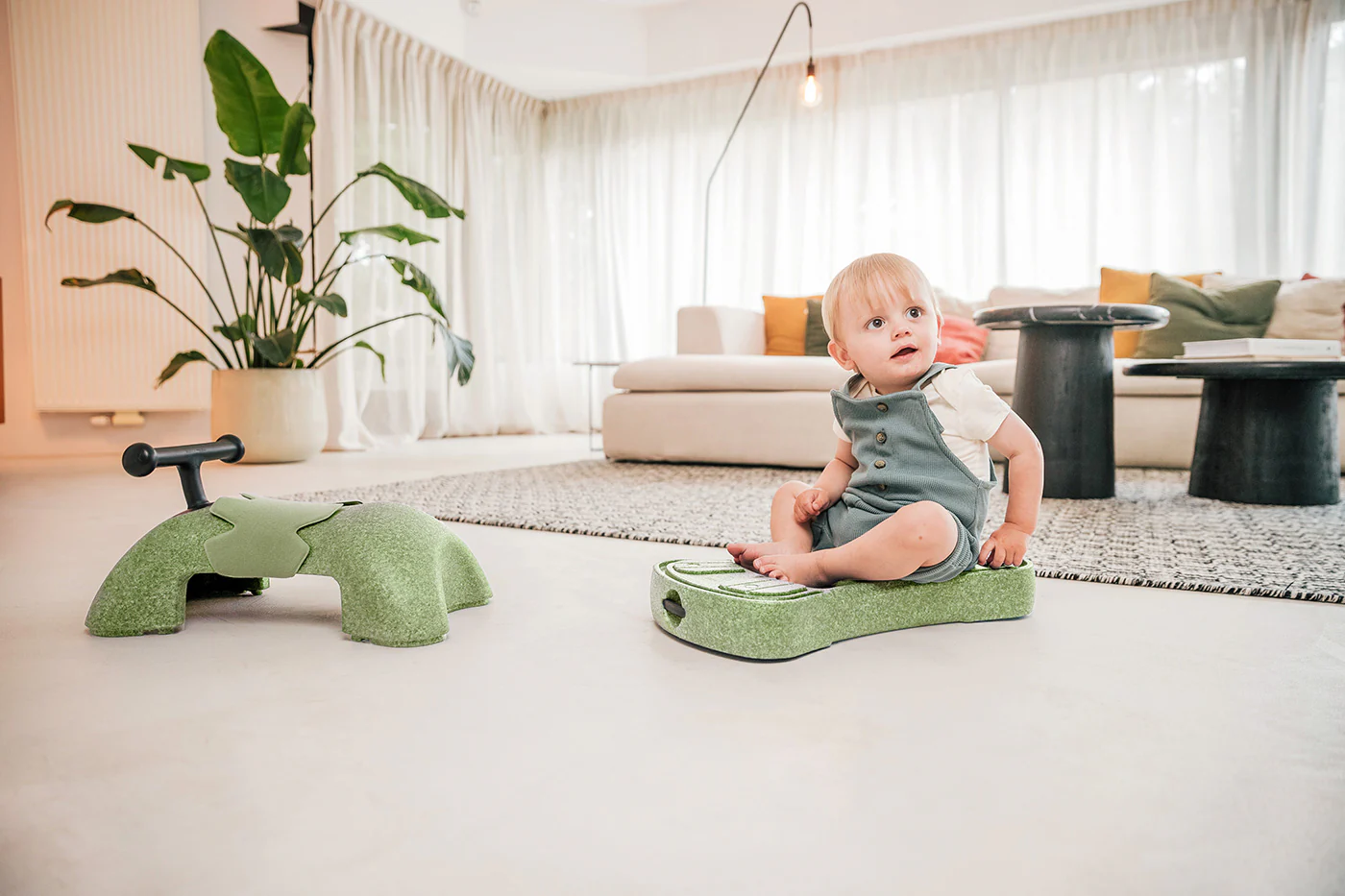 2025 Scoot and Ride Mein erster 3-in-1-Rollator und Scooter – Olive