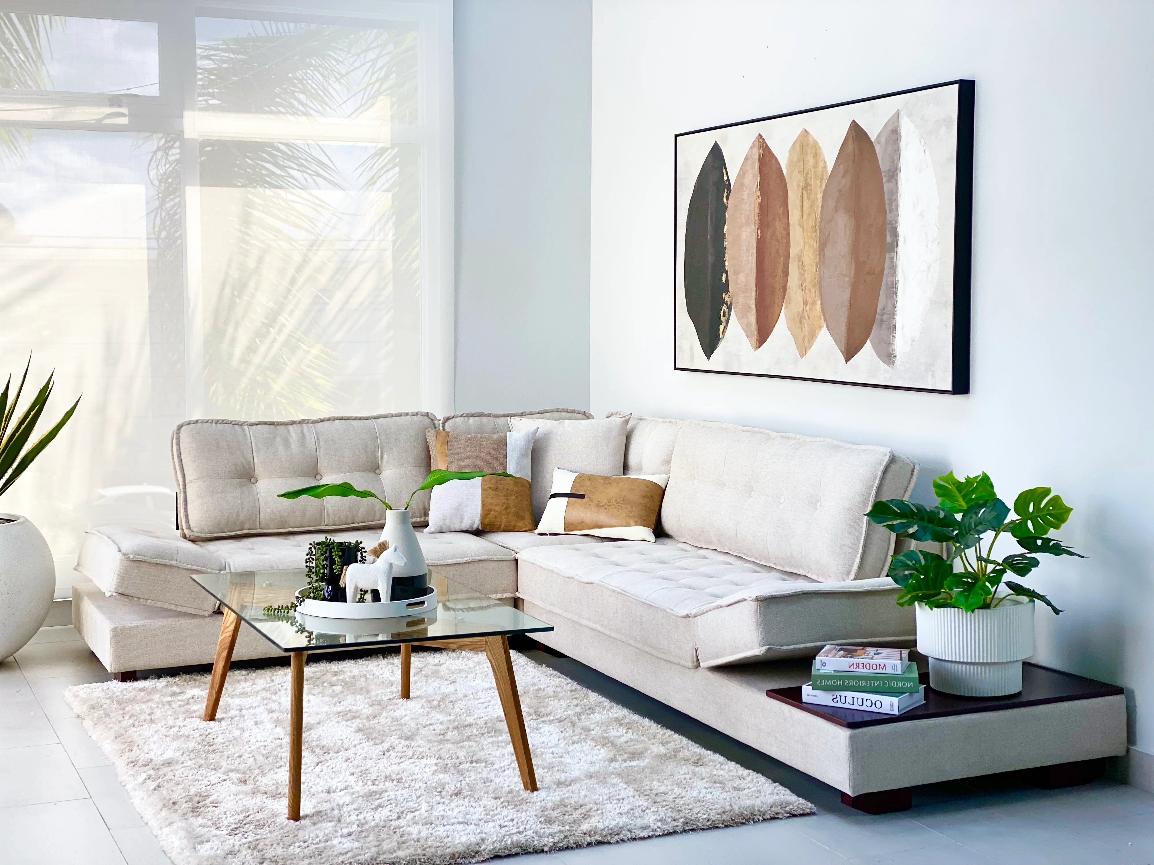 Ecksofa in leuchtendem Elfenbein