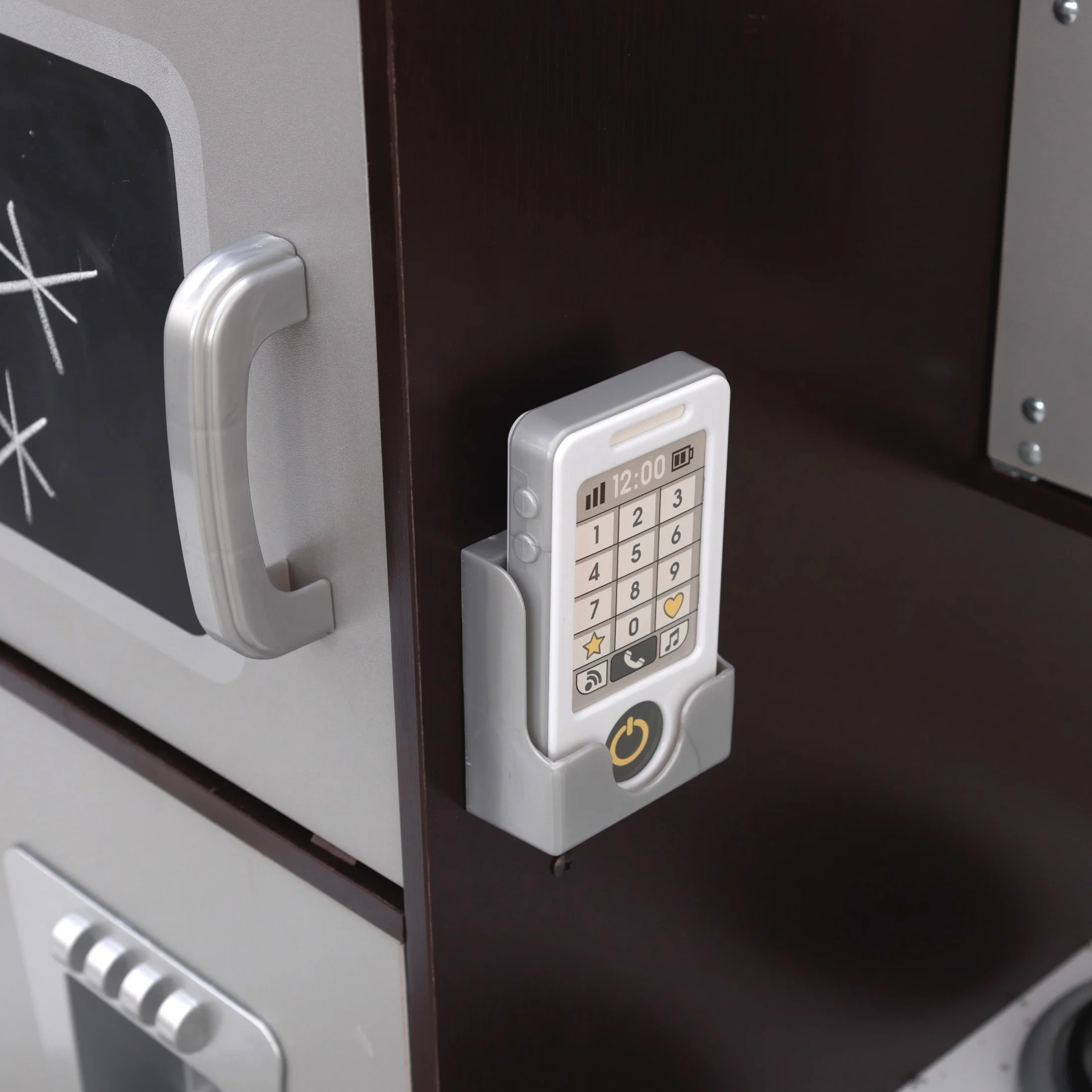 2025 KidKraft Uptown Espresso Trækøkken med 30 legesyge madtilbehør