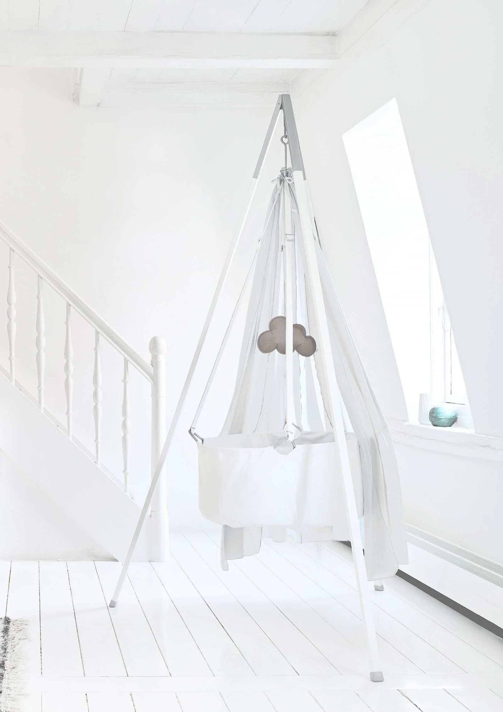 Kinderbett-Set „Classic“ (Modelljahr 2025) mit weißem/weißem Ständer