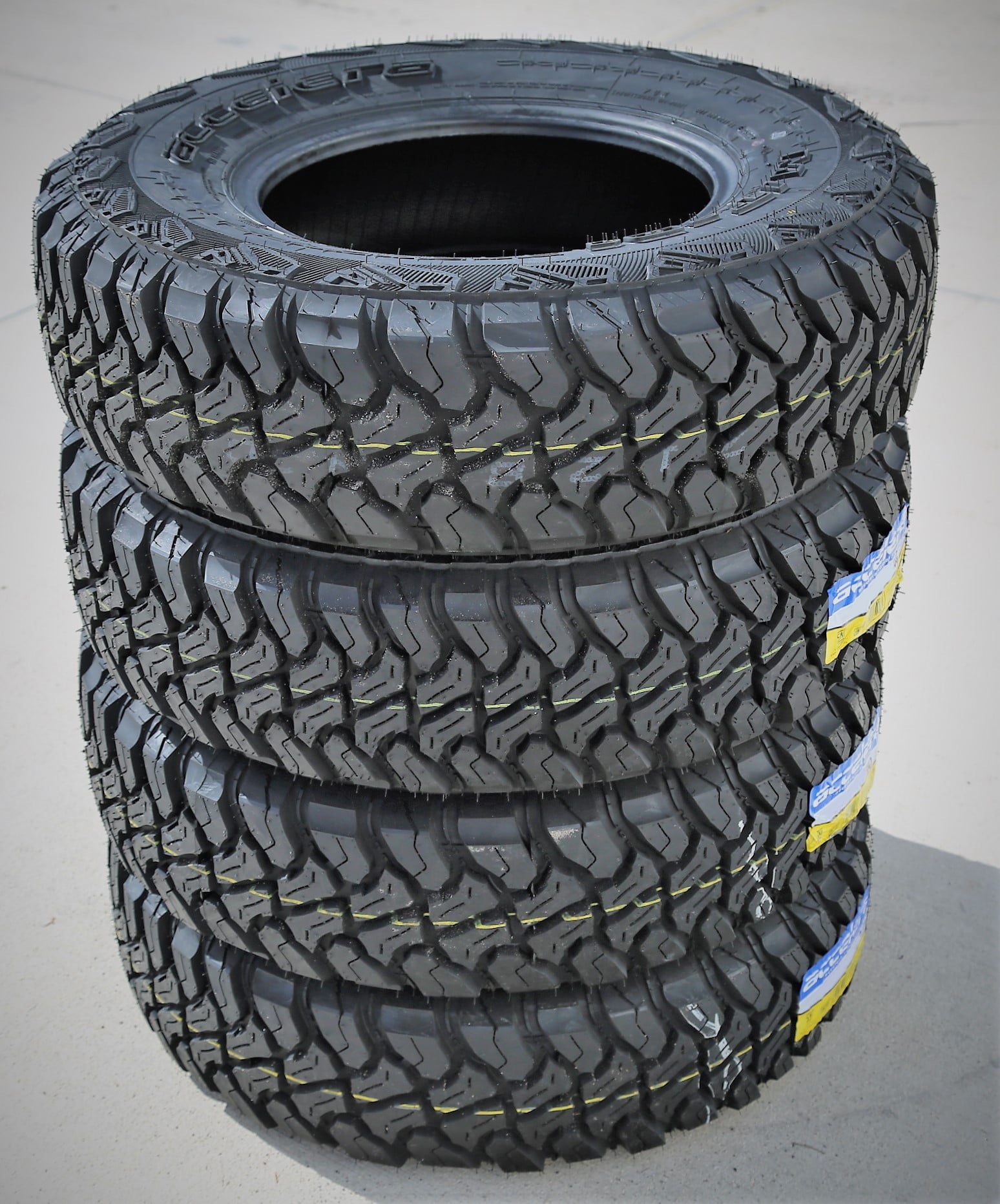 2025 Sæt med 4 Accelera M/T-01 LT 235/75R15 Load C (6-lags) Mud MT-dæk