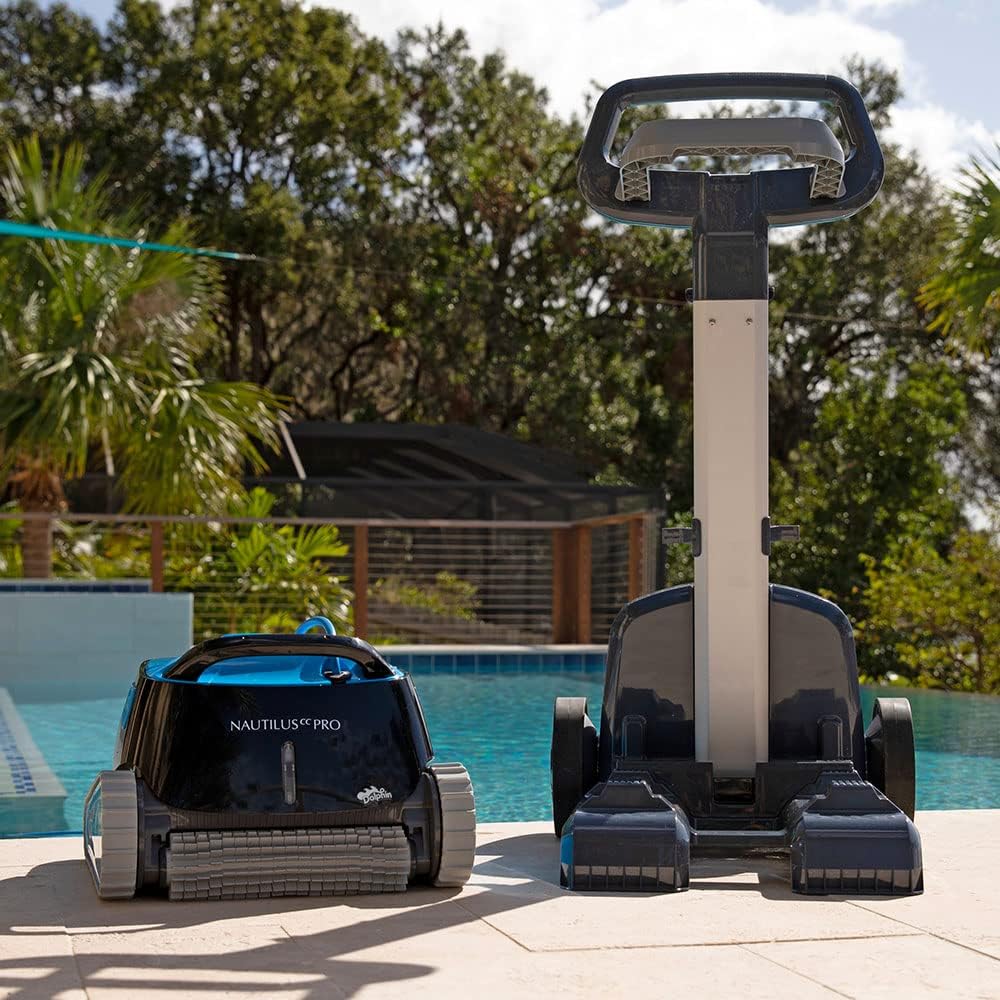 Robot nettoyeur de piscine Dolphin Nautilus CC 2025 pour piscines jusqu'à 10 mètres – Brosse pour grimper aux parois