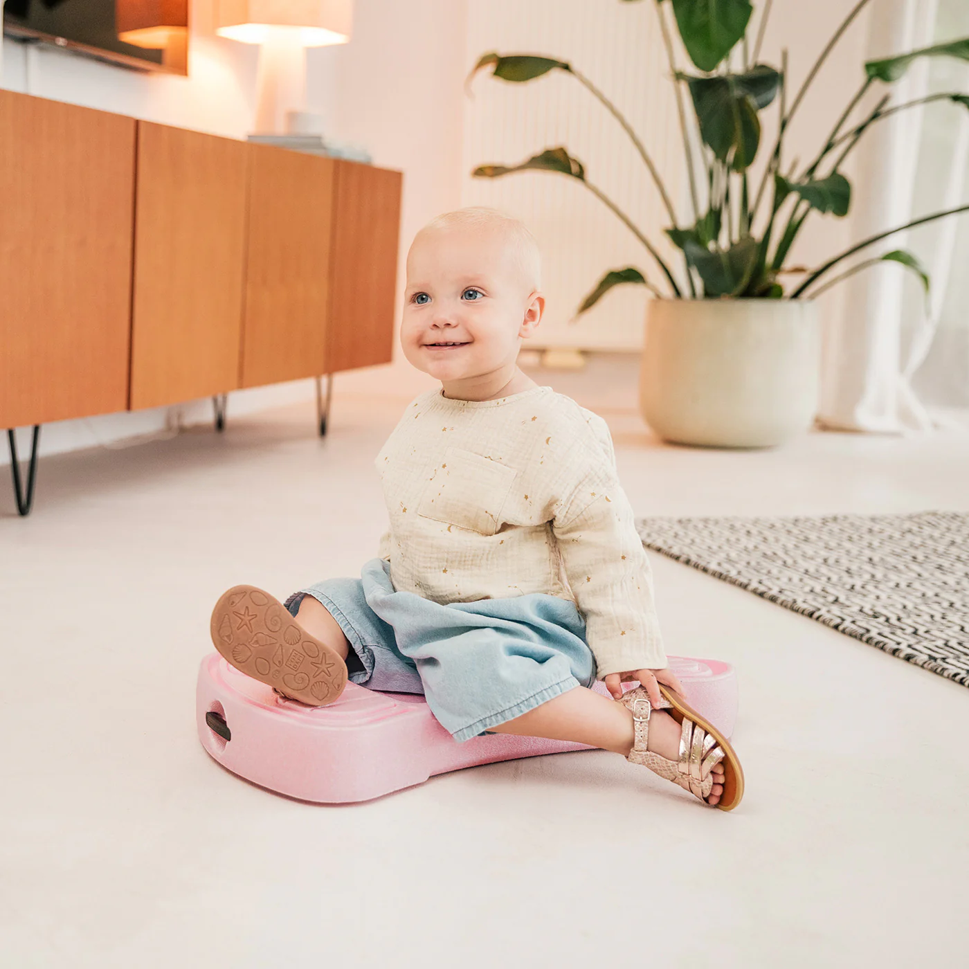 2025 Scoot and Ride Min første 3-i-1 gåstol og løbehjul i pink