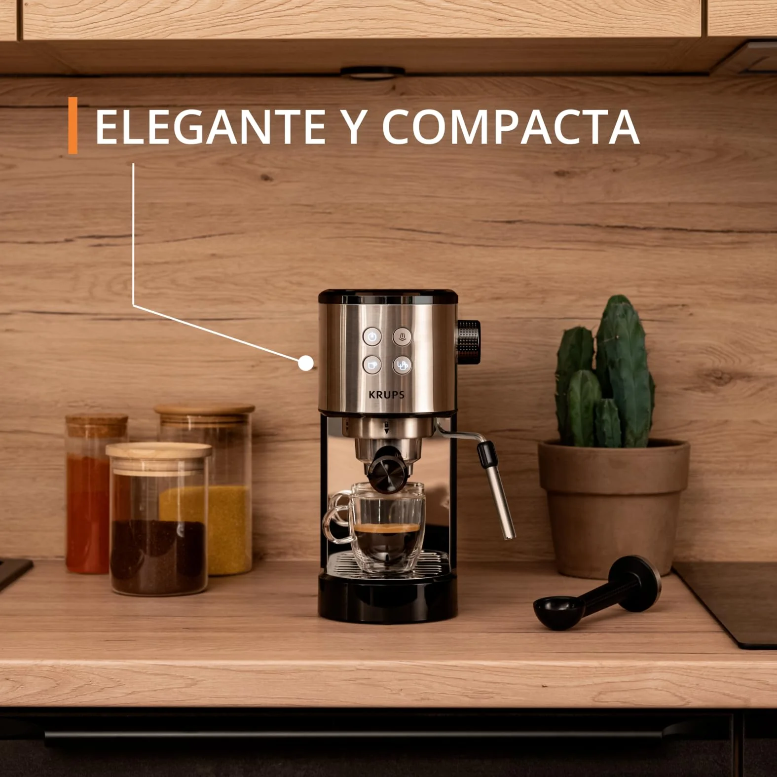 Machine à expresso Krups Virtuoso Essential - 15 bars. Acier inoxydable noir. Design compact et élégant. Arrêt automatique. Expresso et cappuccino. Thermobloc. Buse vapeur. Doseur inclus. XP4418