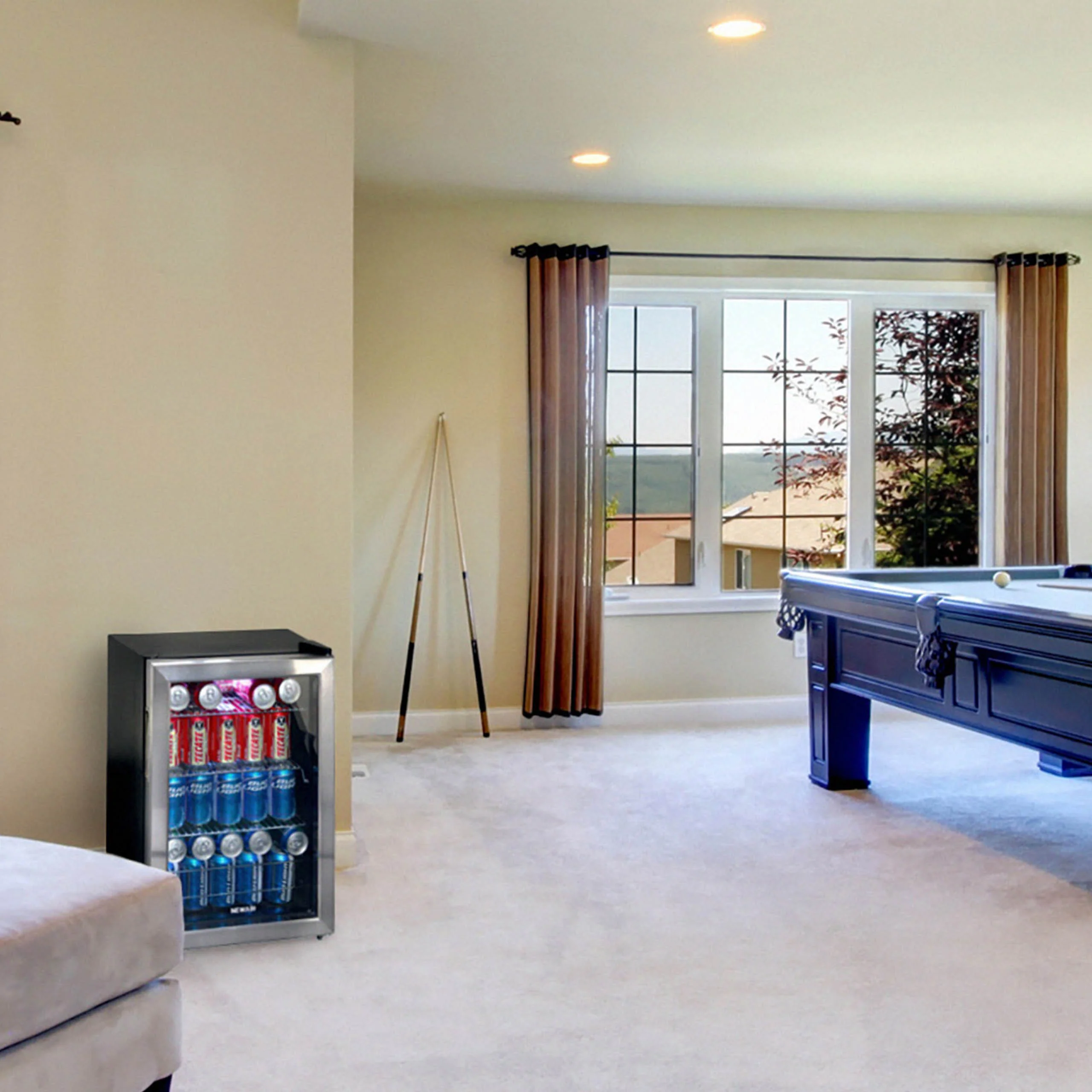 2025 Newair® Freistehender Getränkekühlschrank aus Edelstahl – 90 Dosen – 17