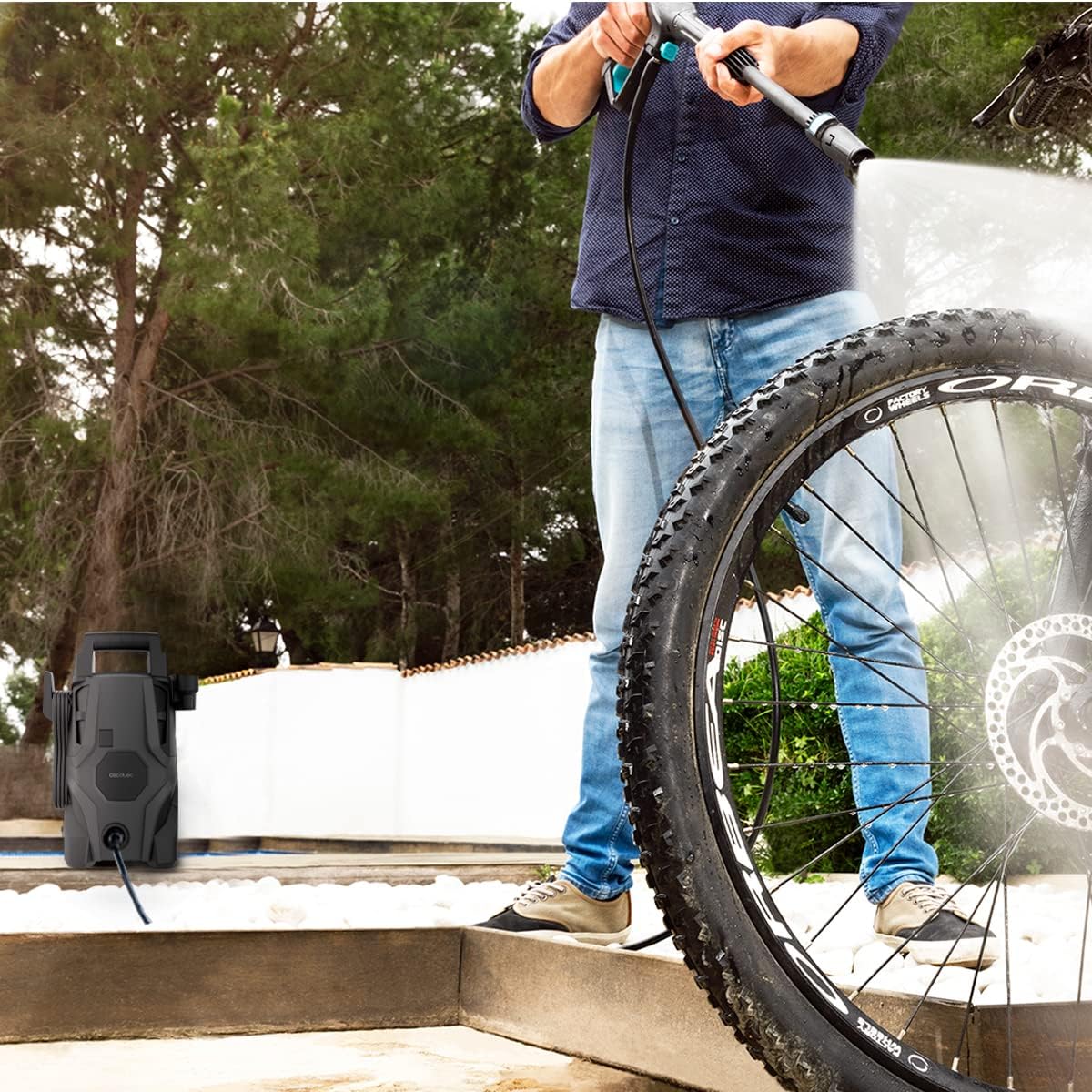 Cecotec HydroBoost 2400 AdvanceClean højtryksrenser. 2400W, Hjem, Have eller Bil, Flowhastighed på 480l/t, 180 trykbarer, Aluminiumpumpe, Aktionsradius 14 m