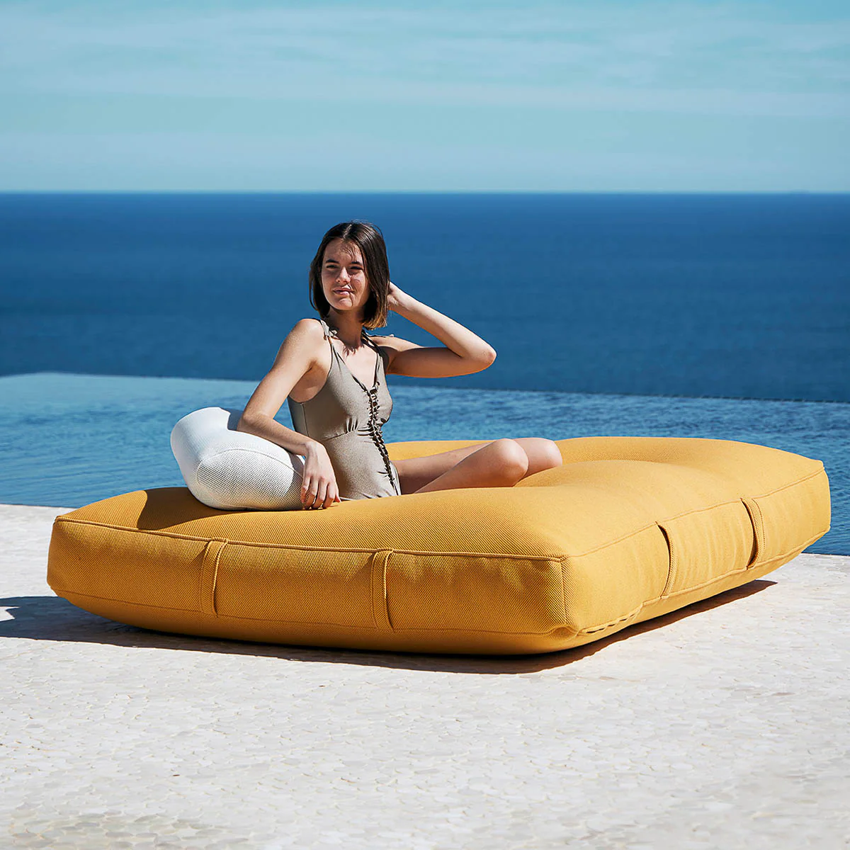 Bali schwimmender Liegestuhl