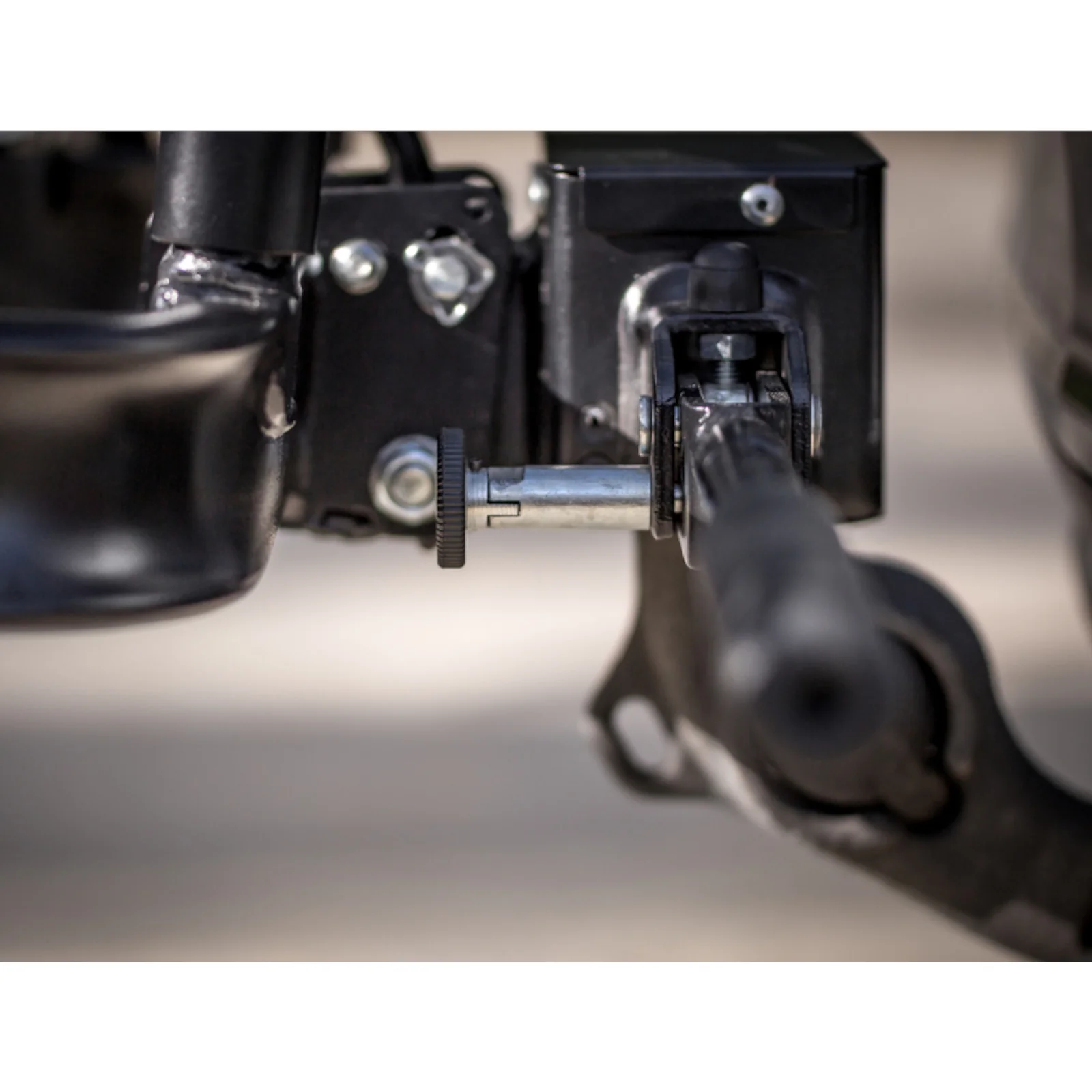 EUFAB Fahrradträger für die Anhängerkupplung (Modell CROW PLUS) – 2025 – für 2 Fahrräder/E-Bikes bis 50 kg. Zusammenklappbar.